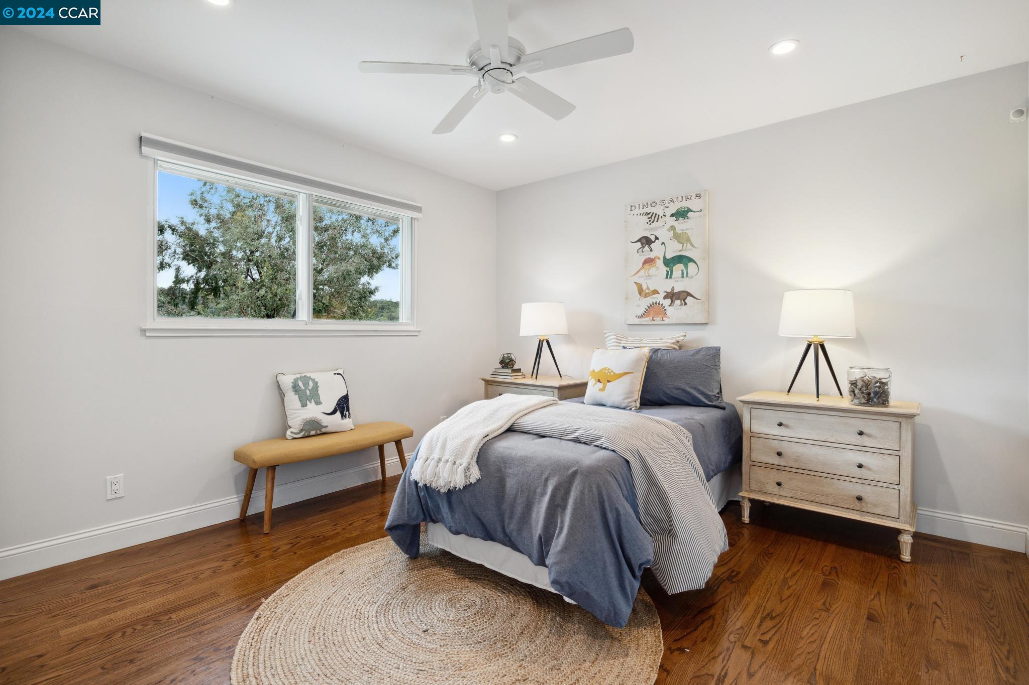 1013 Via Roble