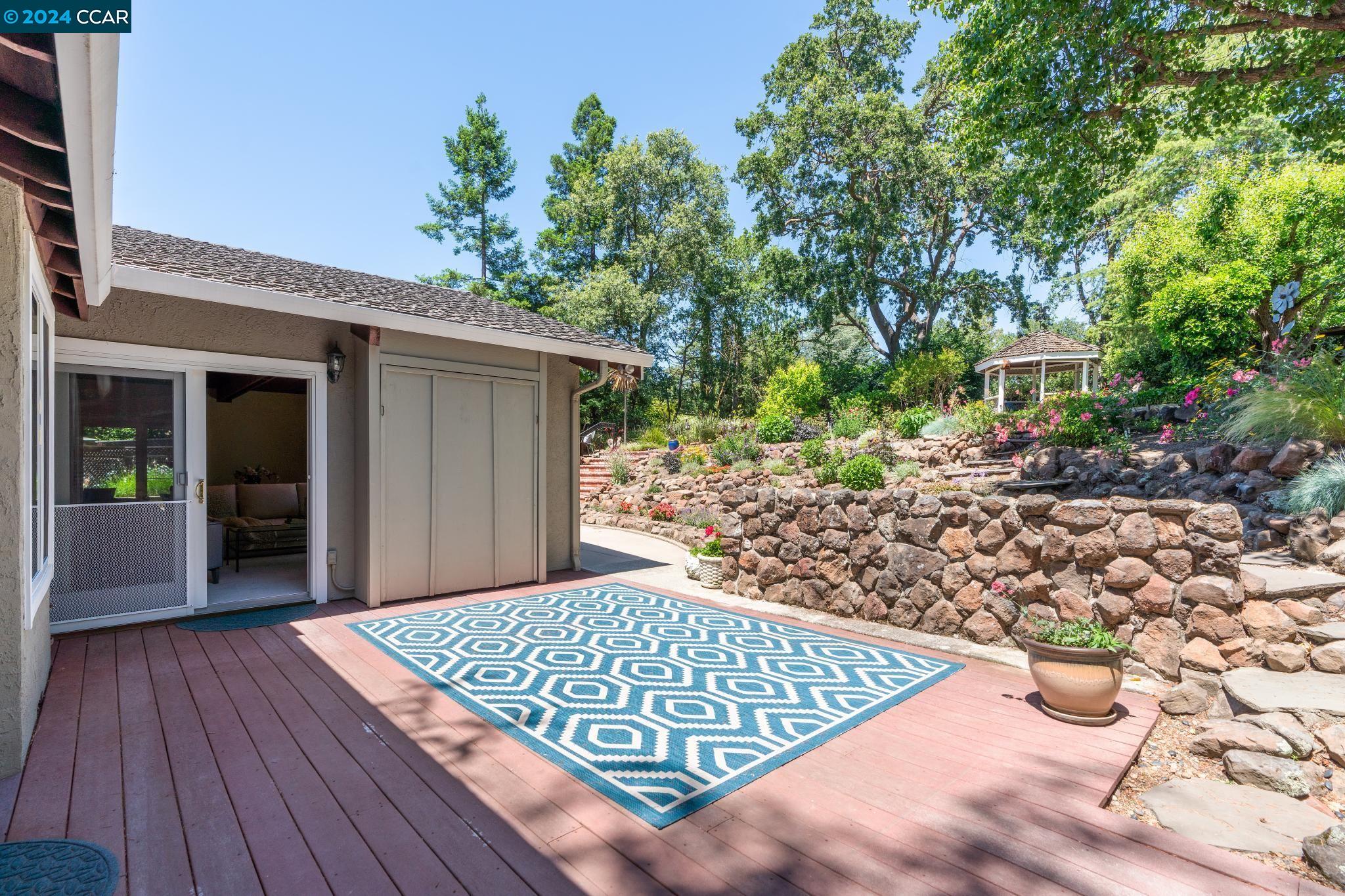 216 Oak Knoll Loop