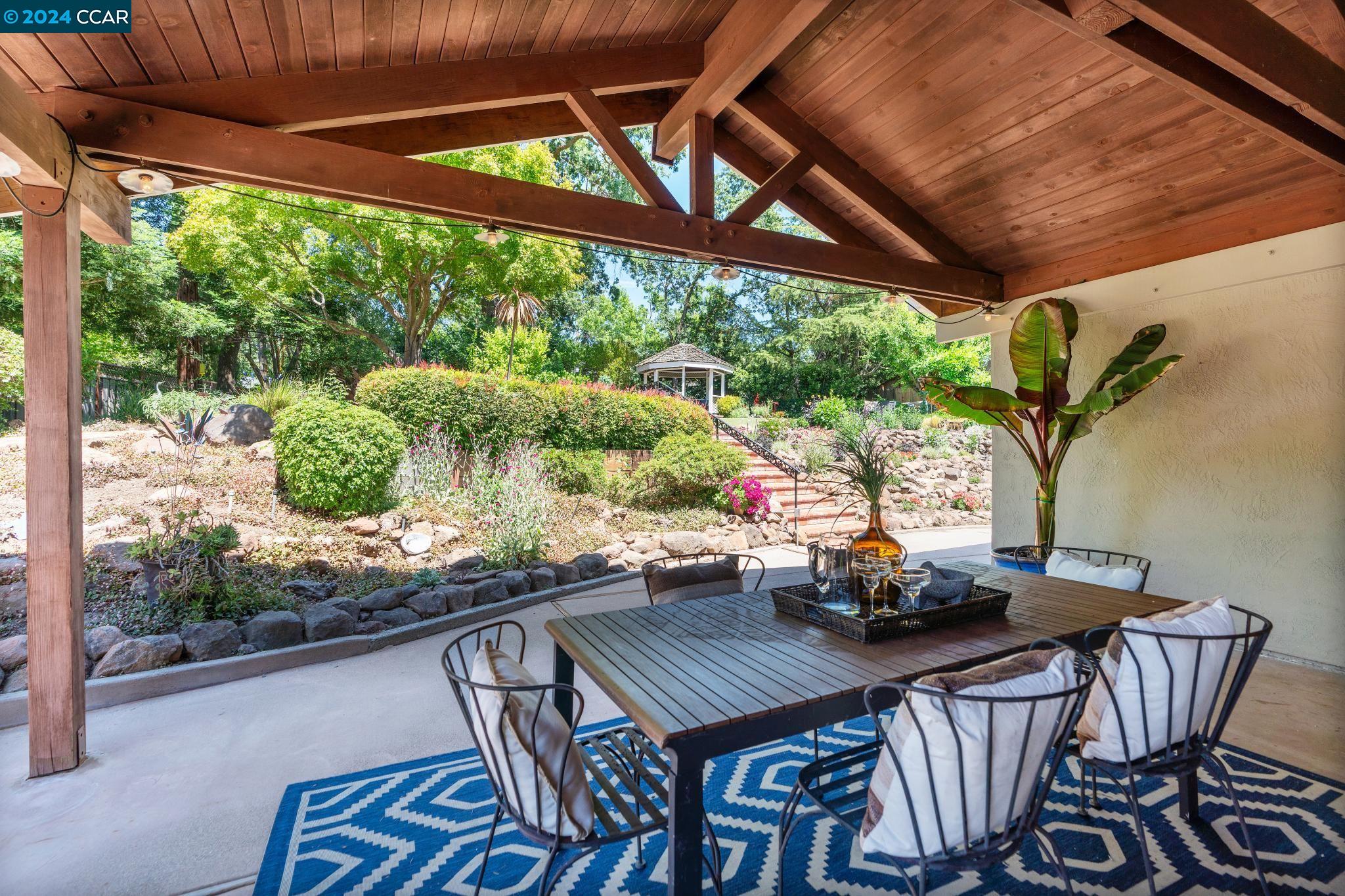 216 Oak Knoll Loop