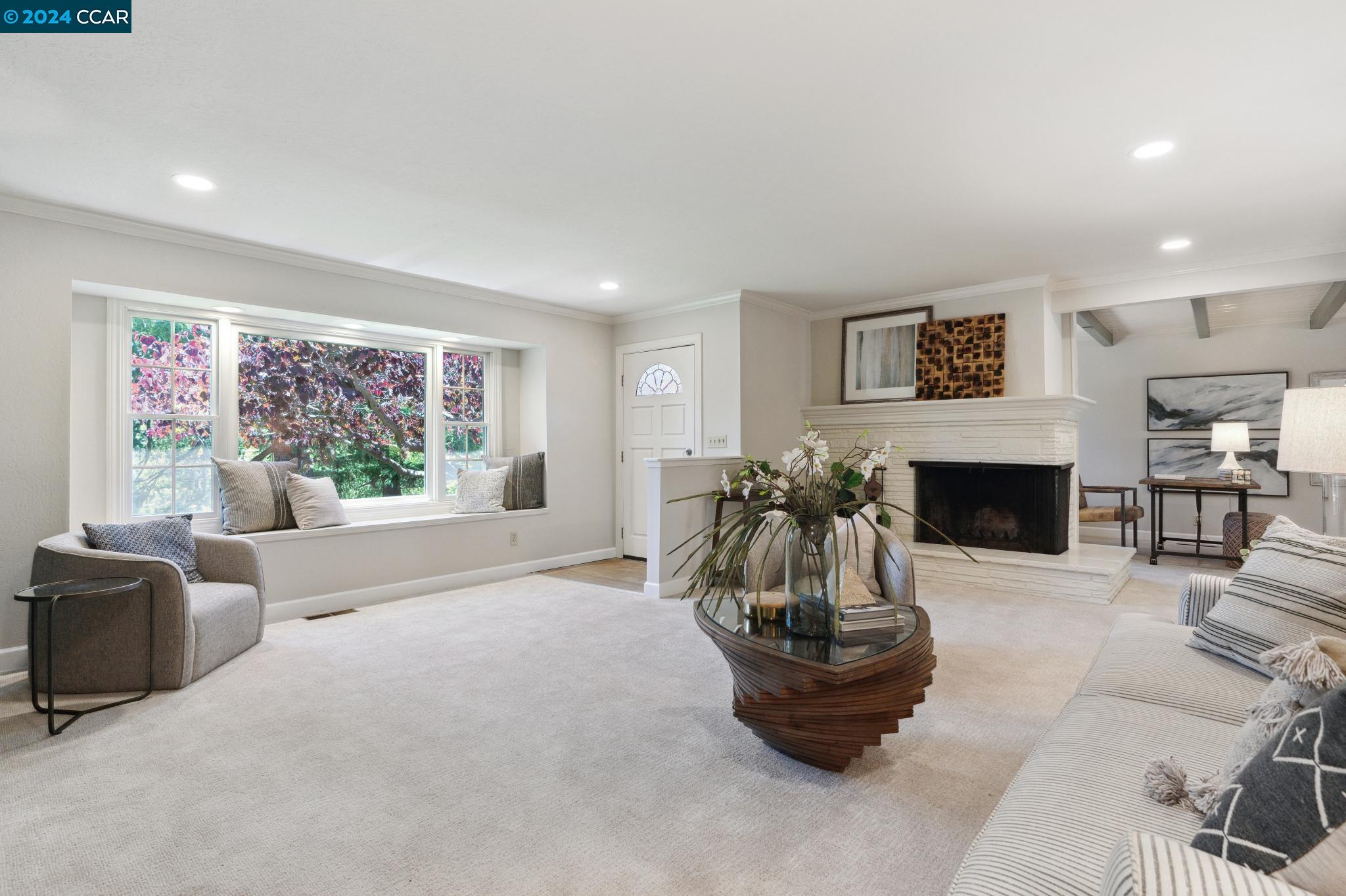 216 Oak Knoll Loop