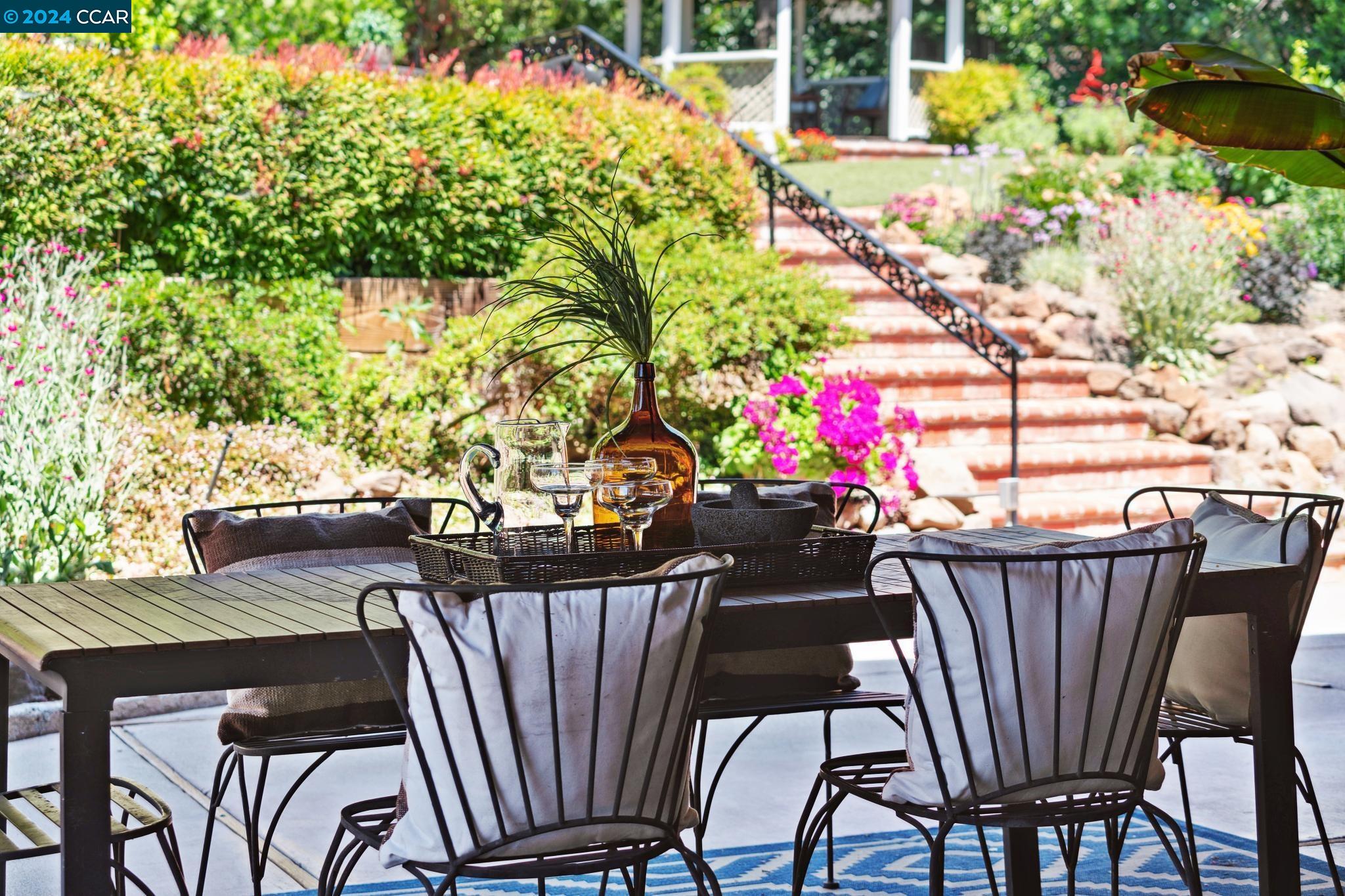 216 Oak Knoll Loop