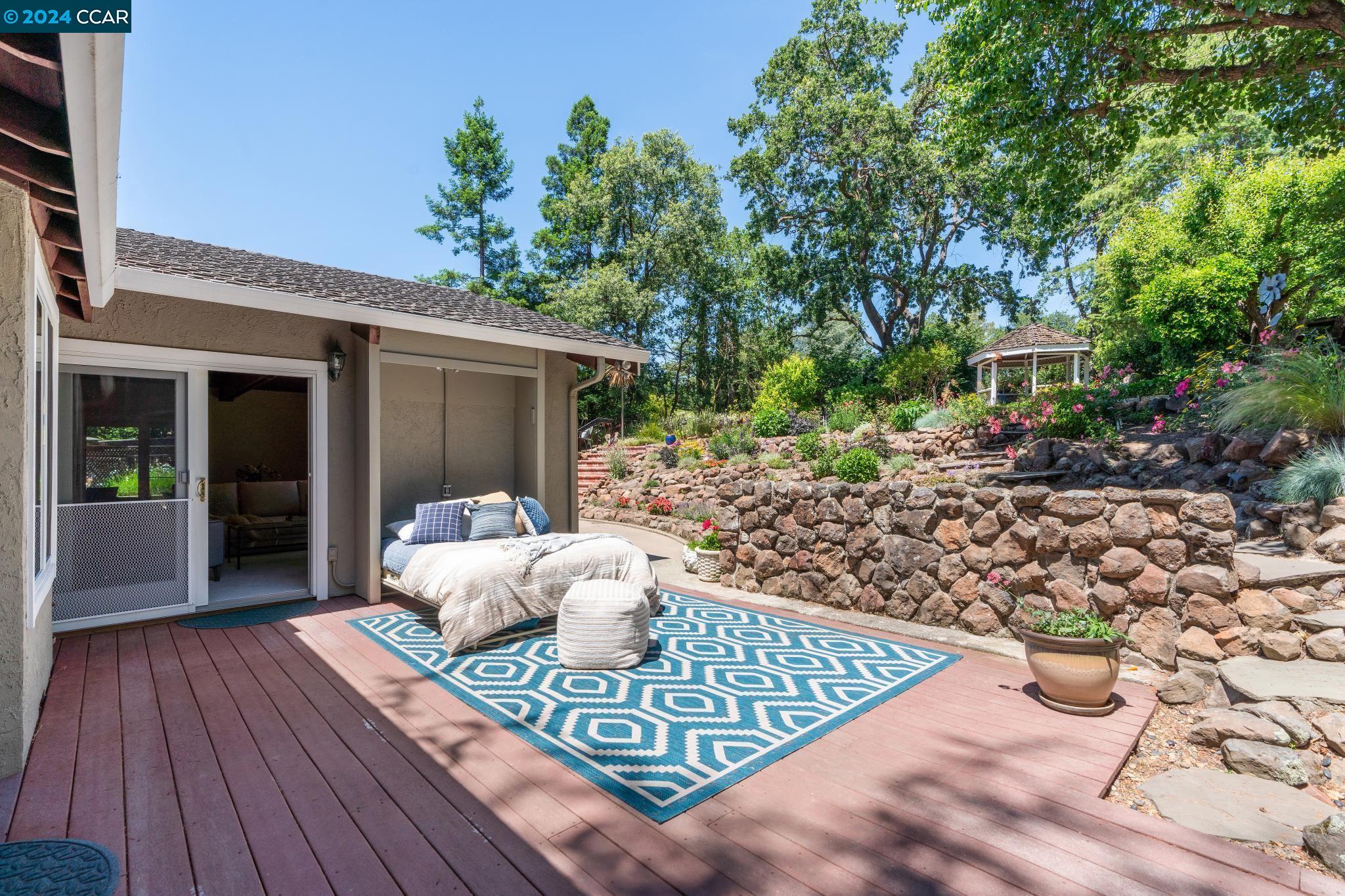 216 Oak Knoll Loop