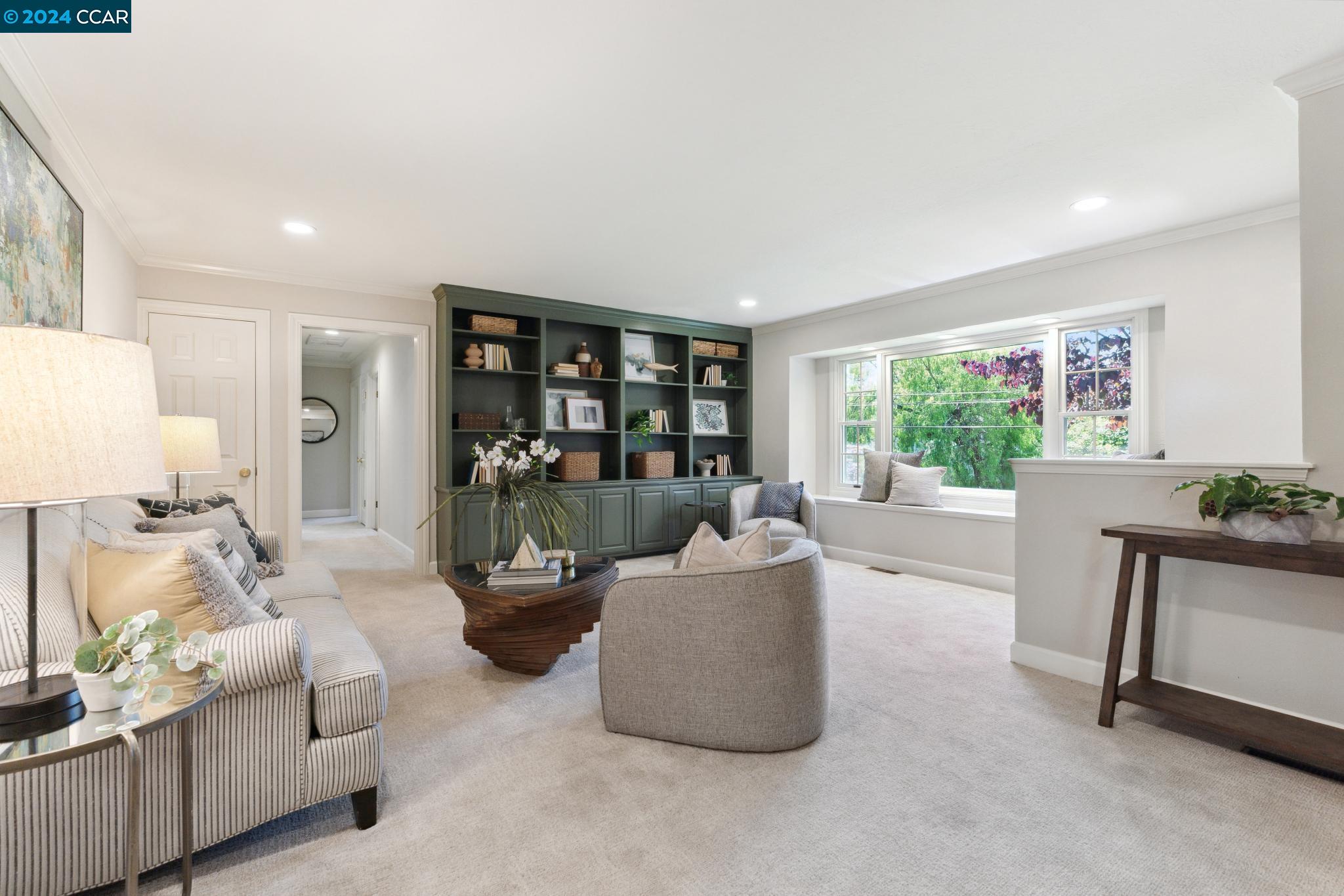 216 Oak Knoll Loop