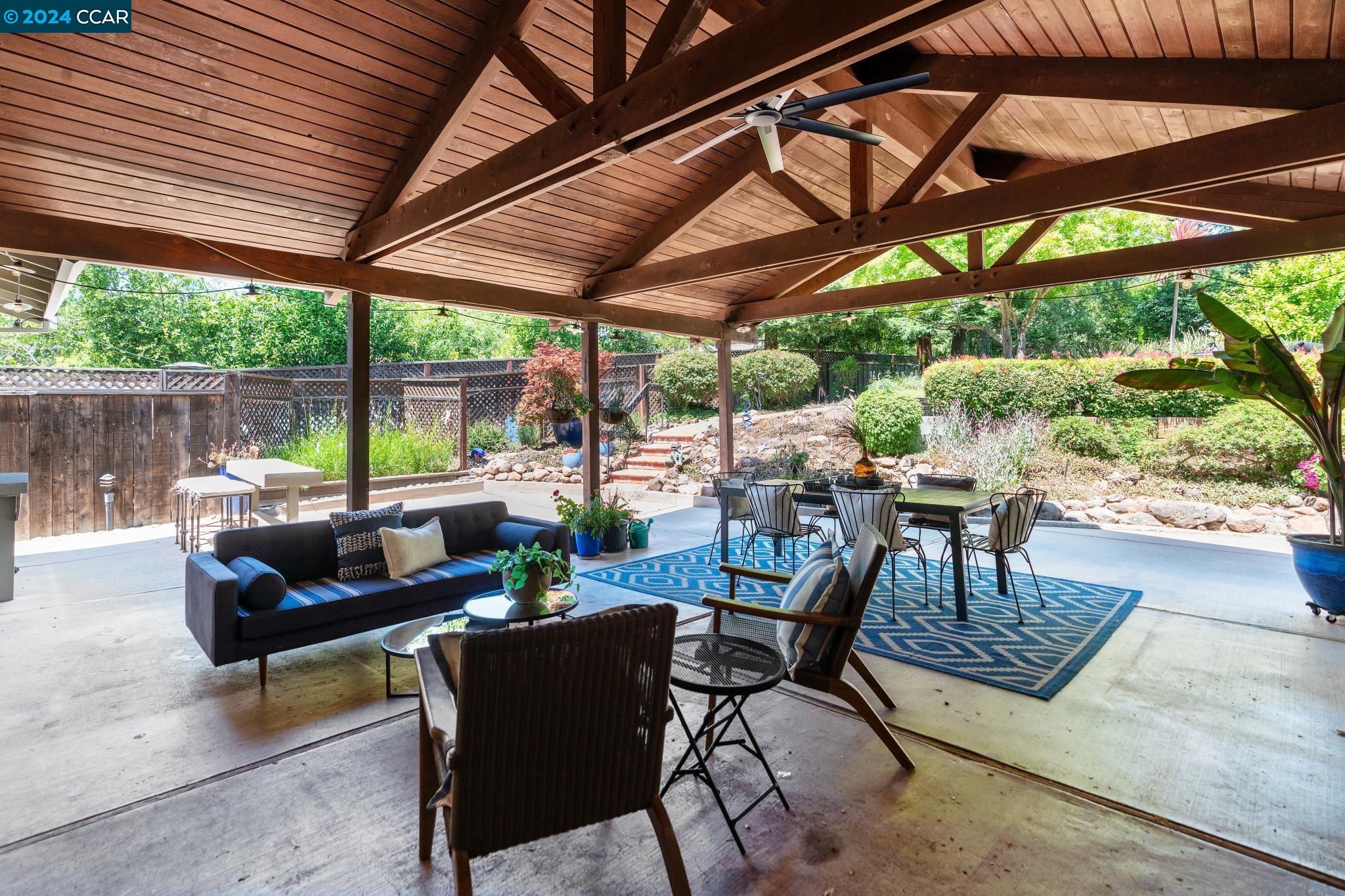 216 Oak Knoll Loop