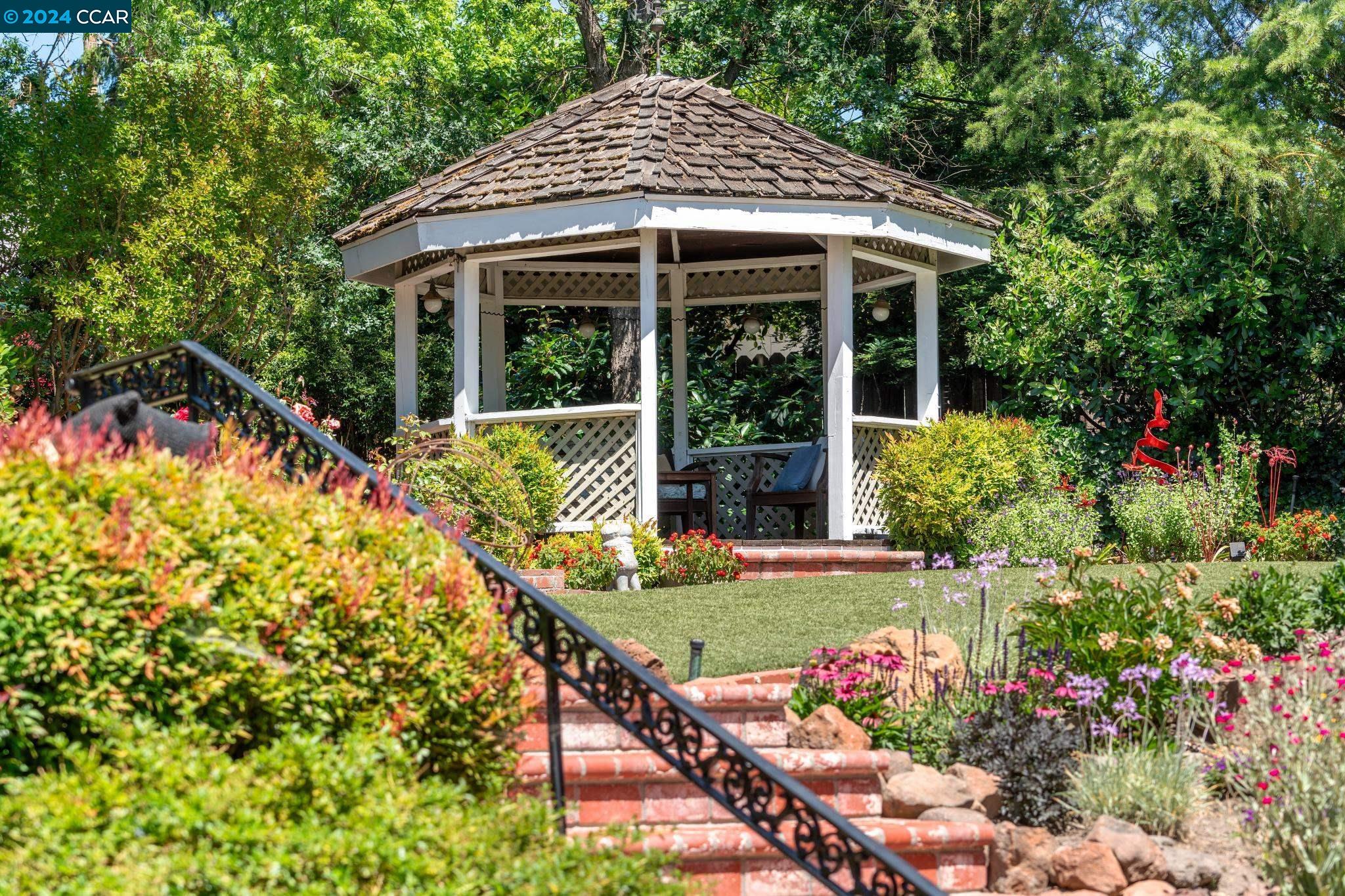 216 Oak Knoll Loop