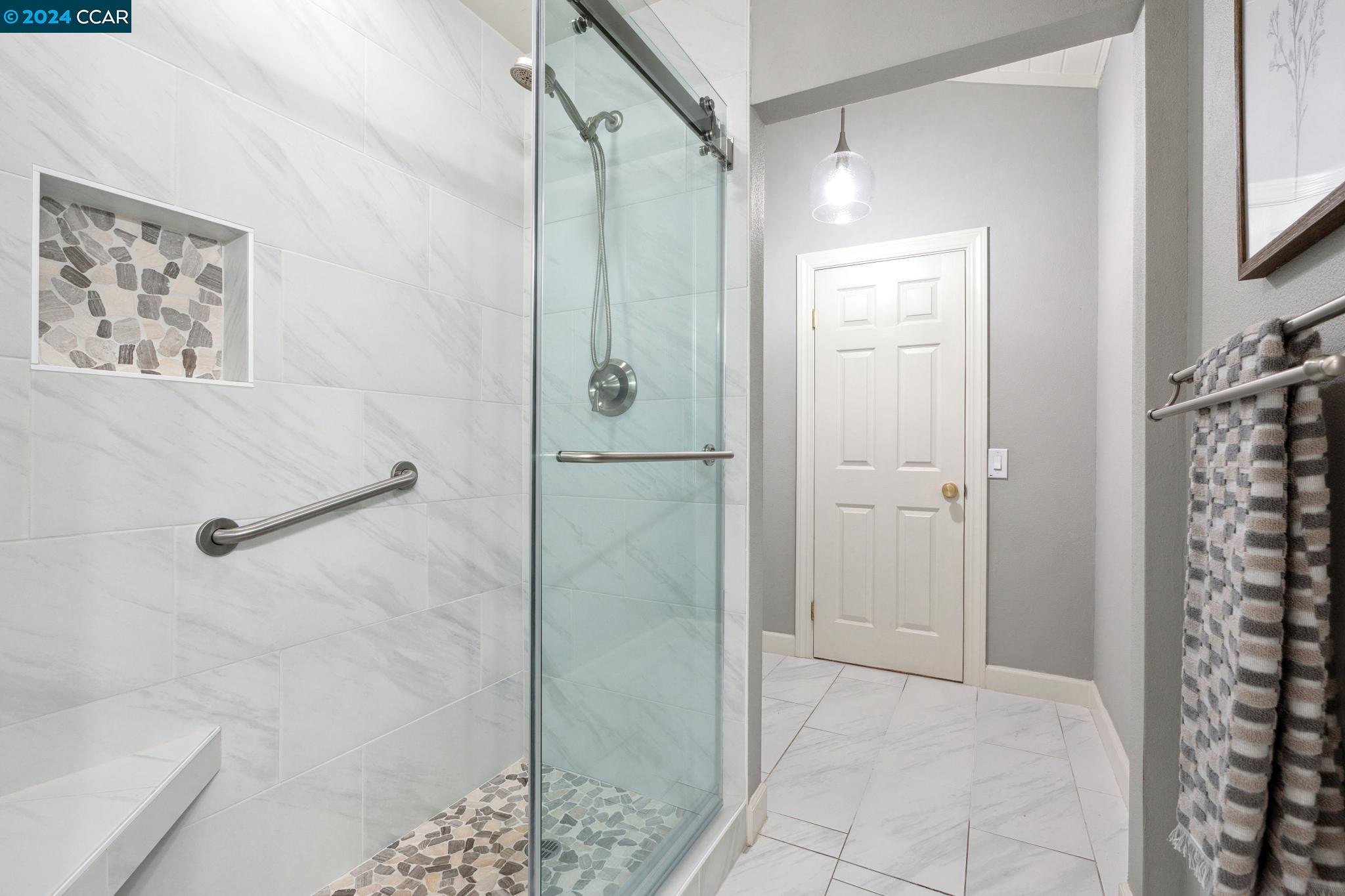 216 Oak Knoll Loop
