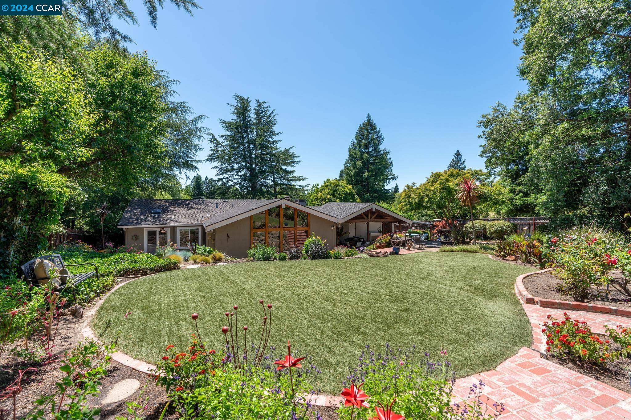 216 Oak Knoll Loop