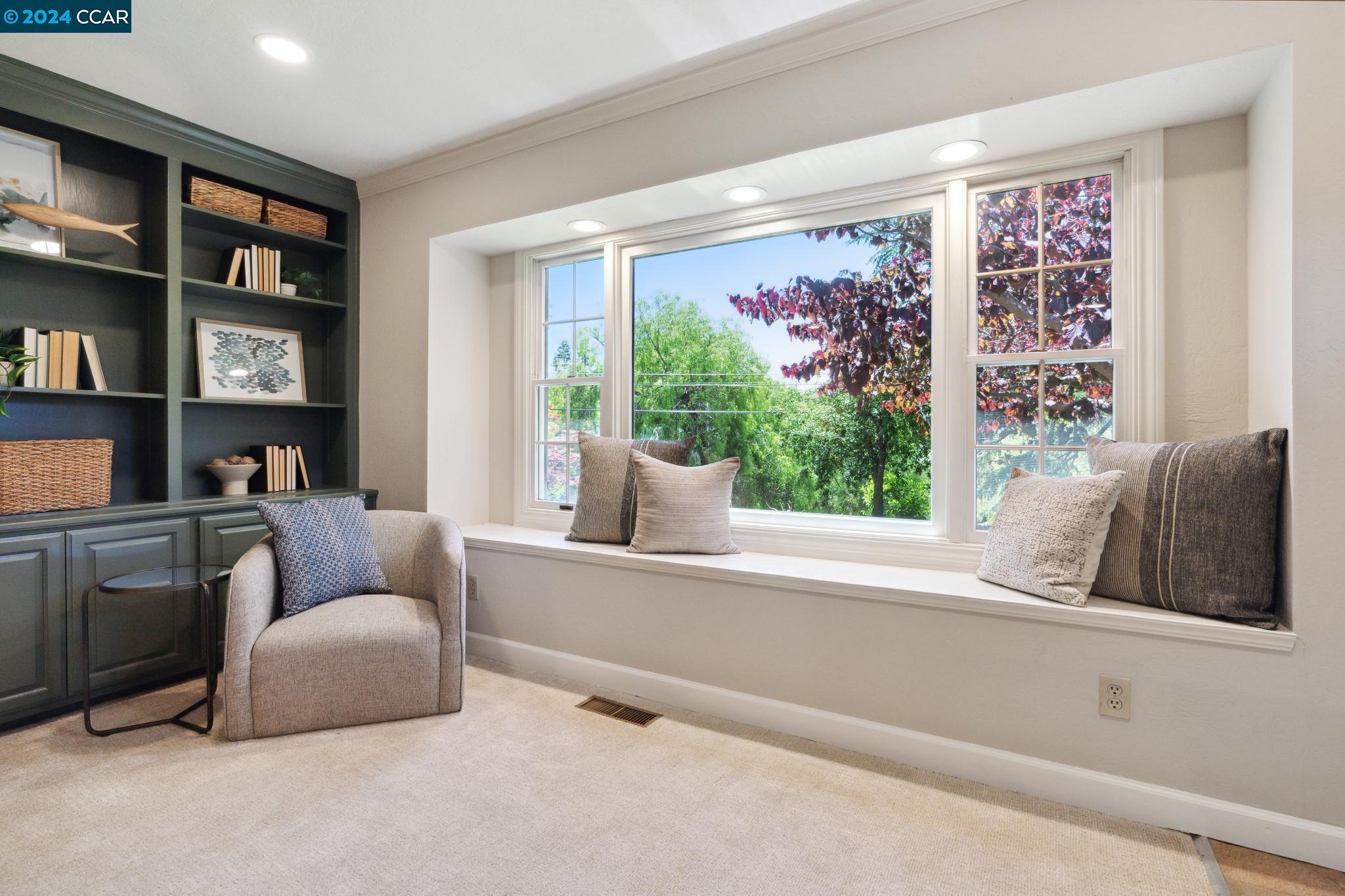 216 Oak Knoll Loop