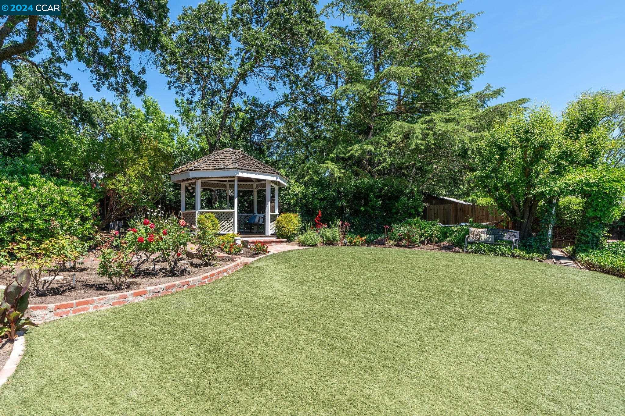 216 Oak Knoll Loop