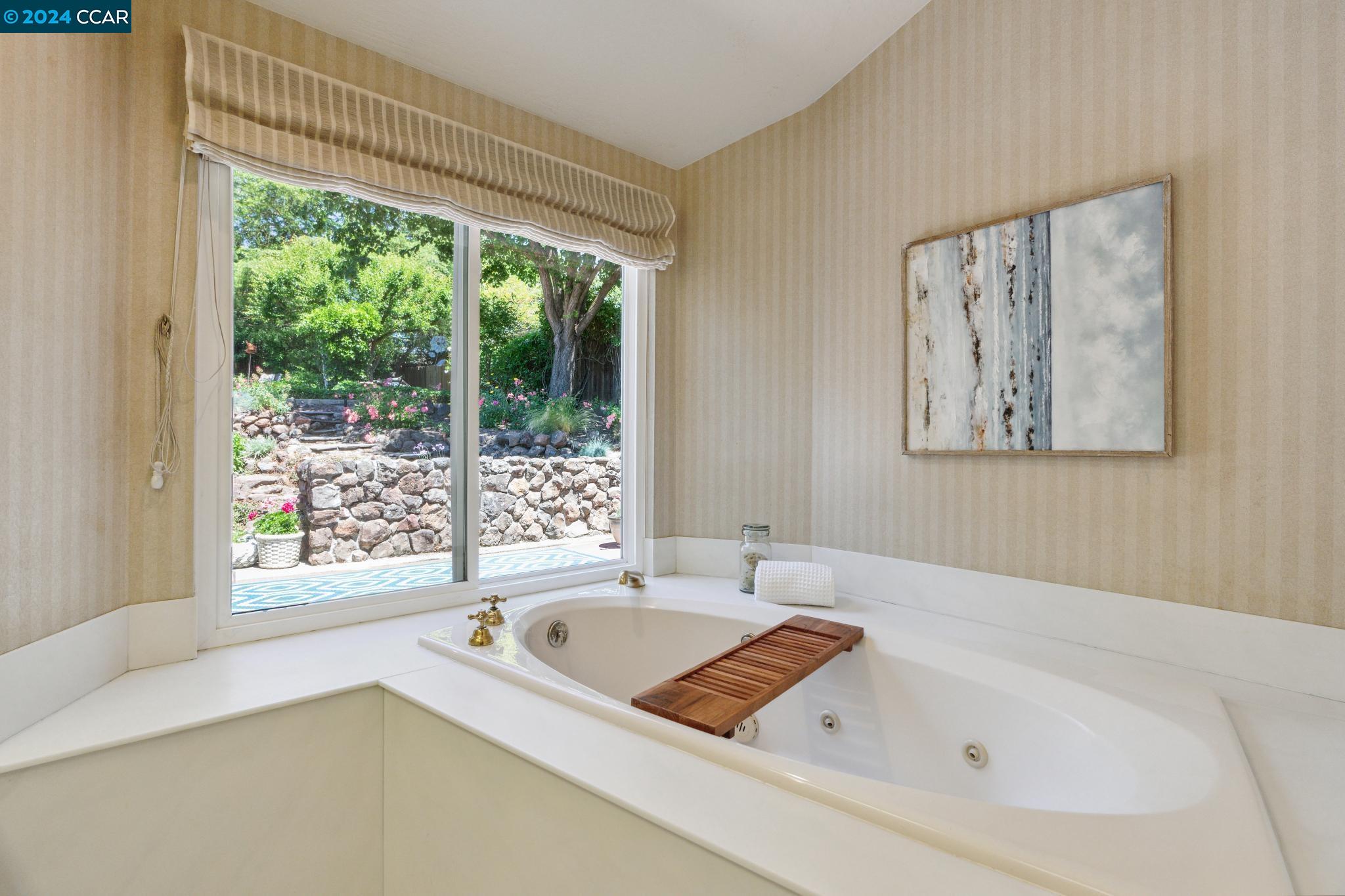 216 Oak Knoll Loop