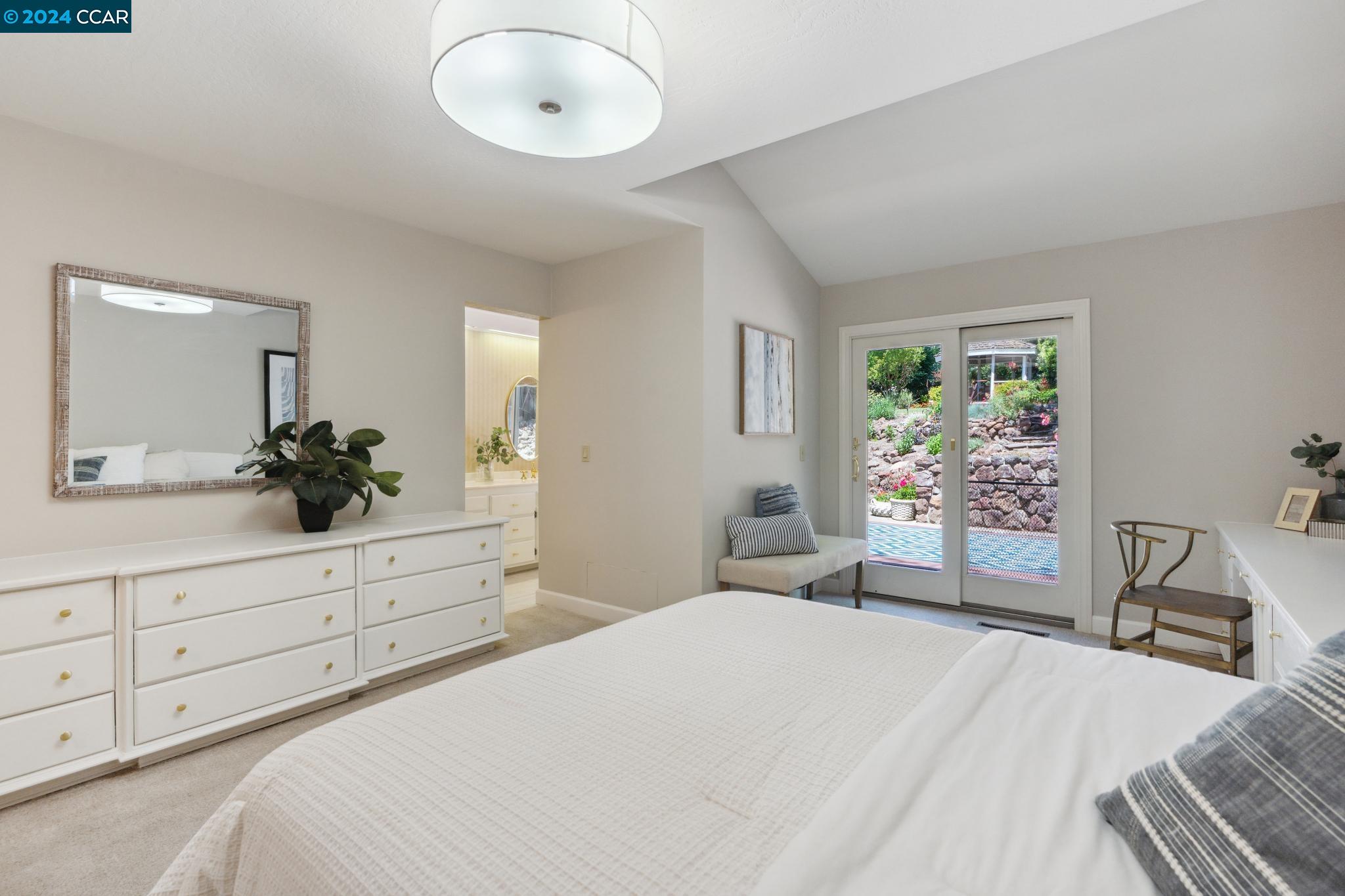 216 Oak Knoll Loop