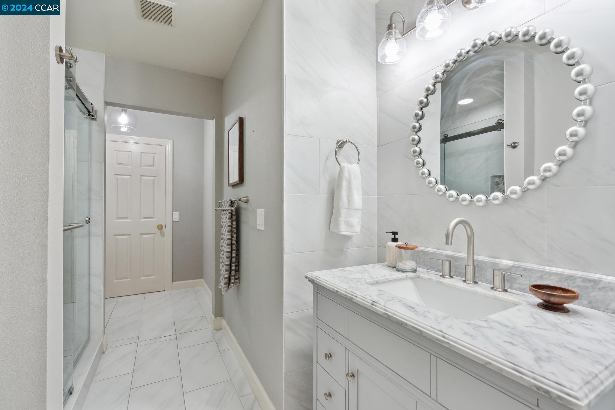 216 Oak Knoll Loop