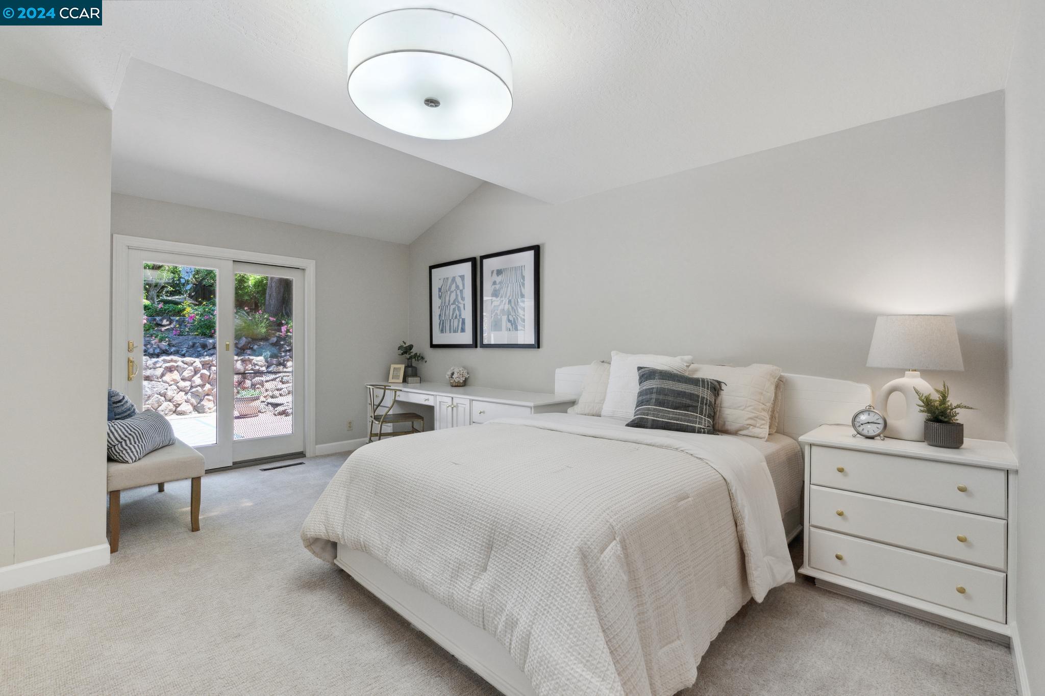 216 Oak Knoll Loop