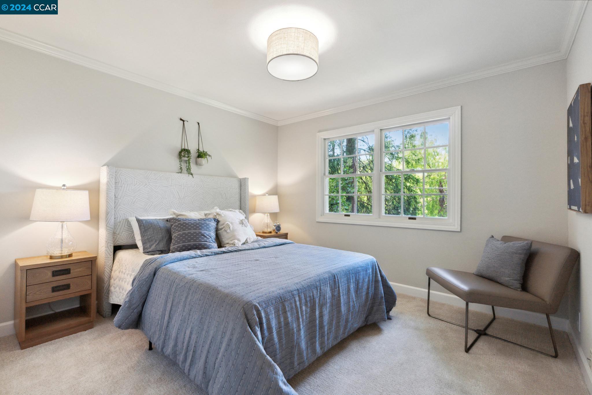 216 Oak Knoll Loop