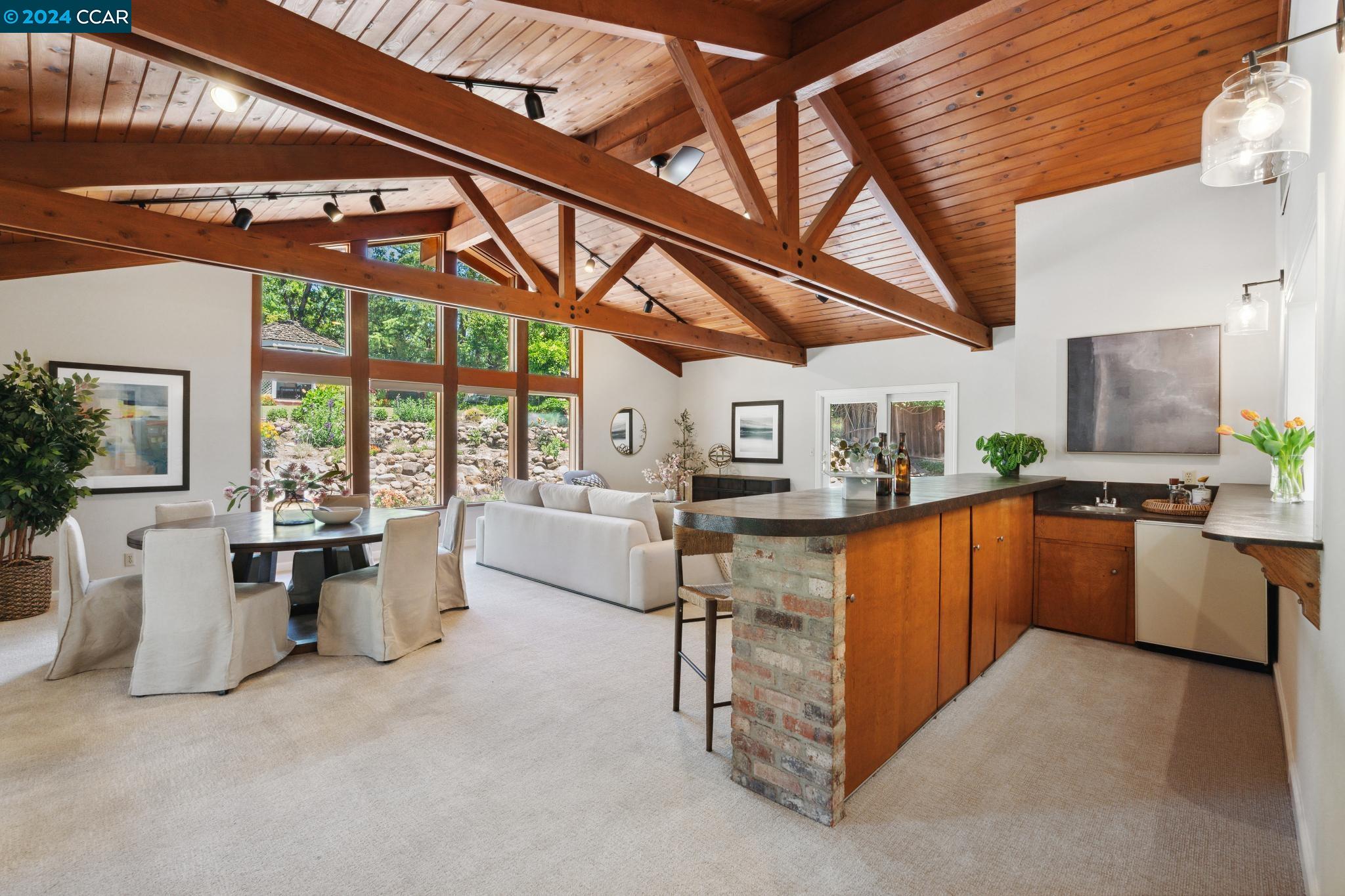 216 Oak Knoll Loop
