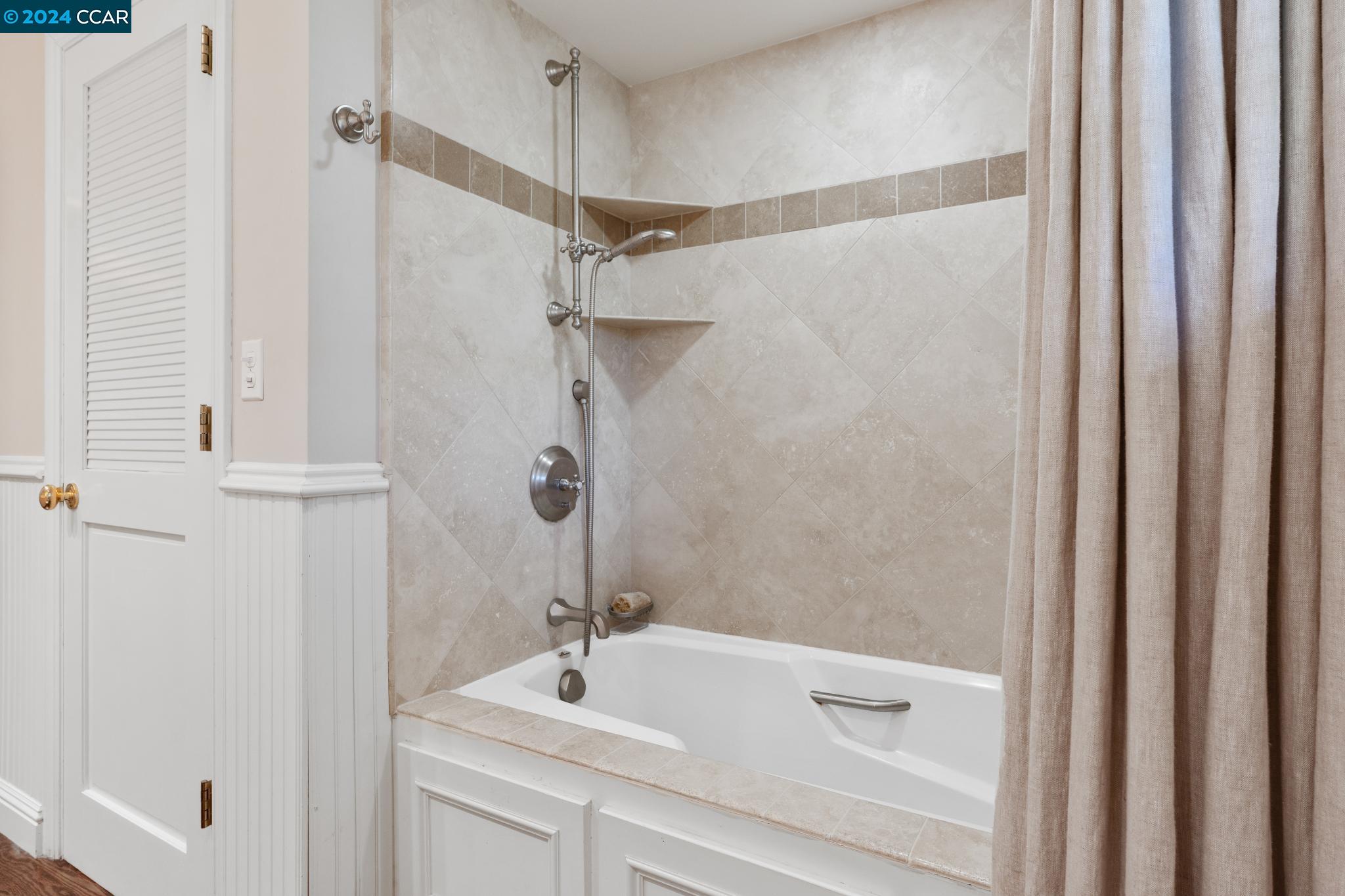 15 Hartwood Ct