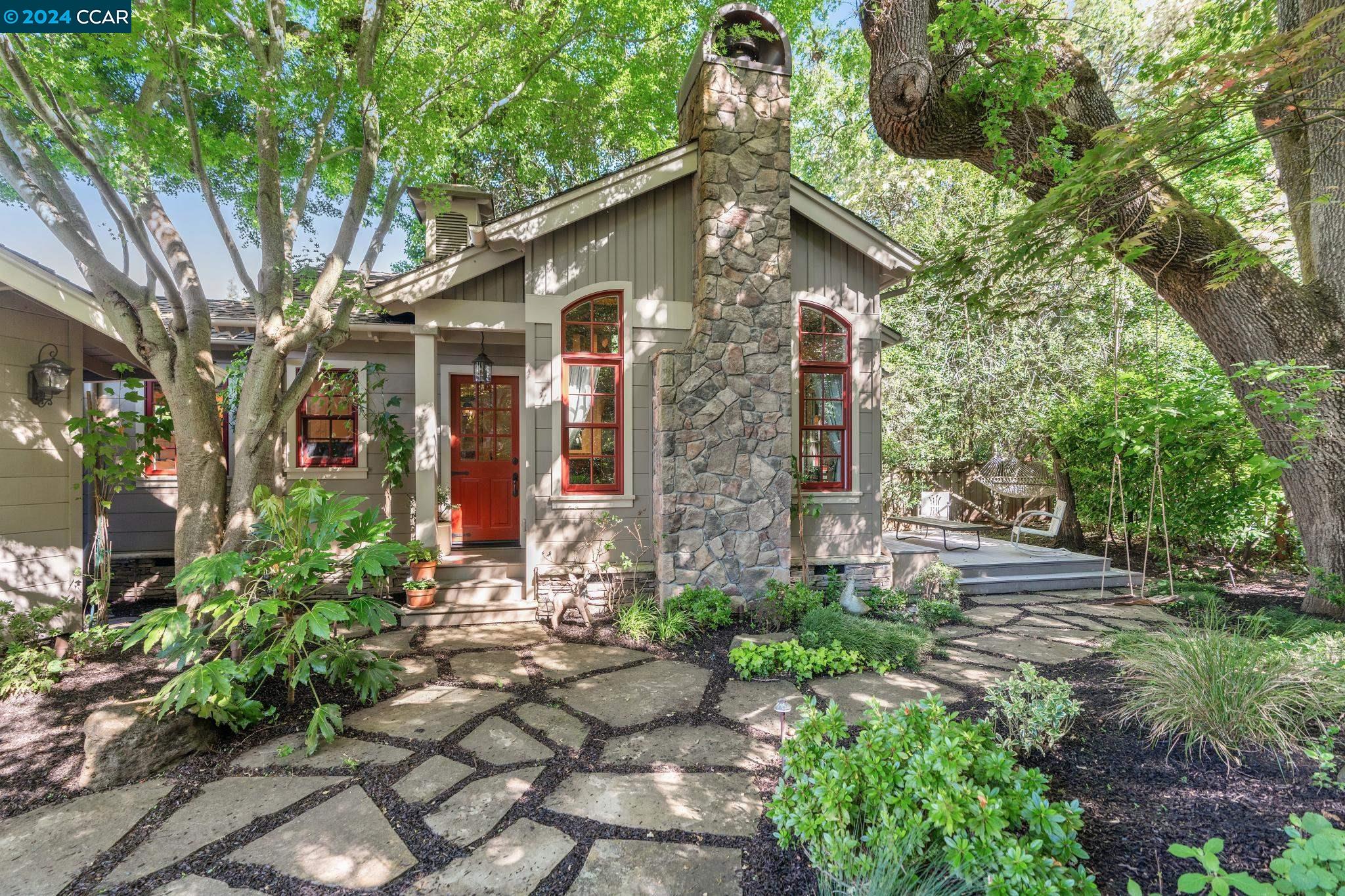 15 Hartwood Ct