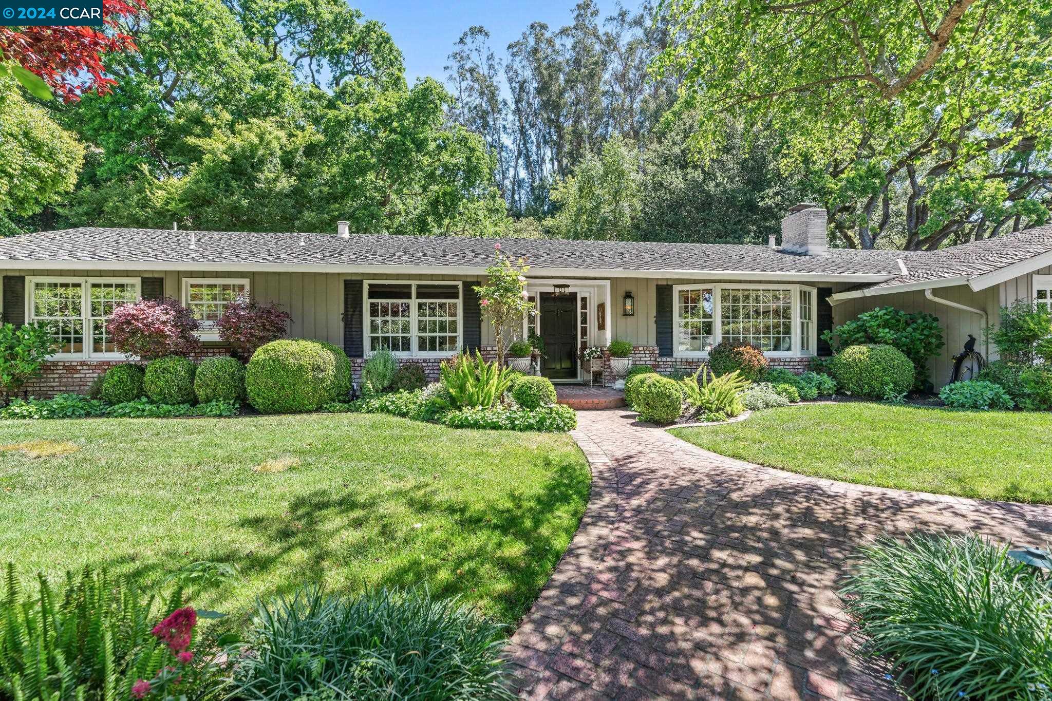 15 Hartwood Ct