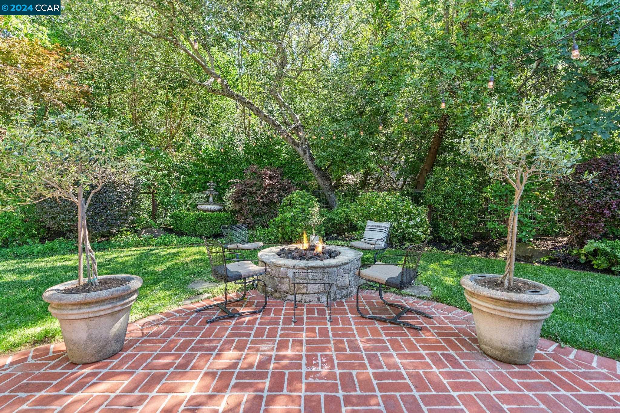 15 Hartwood Ct
