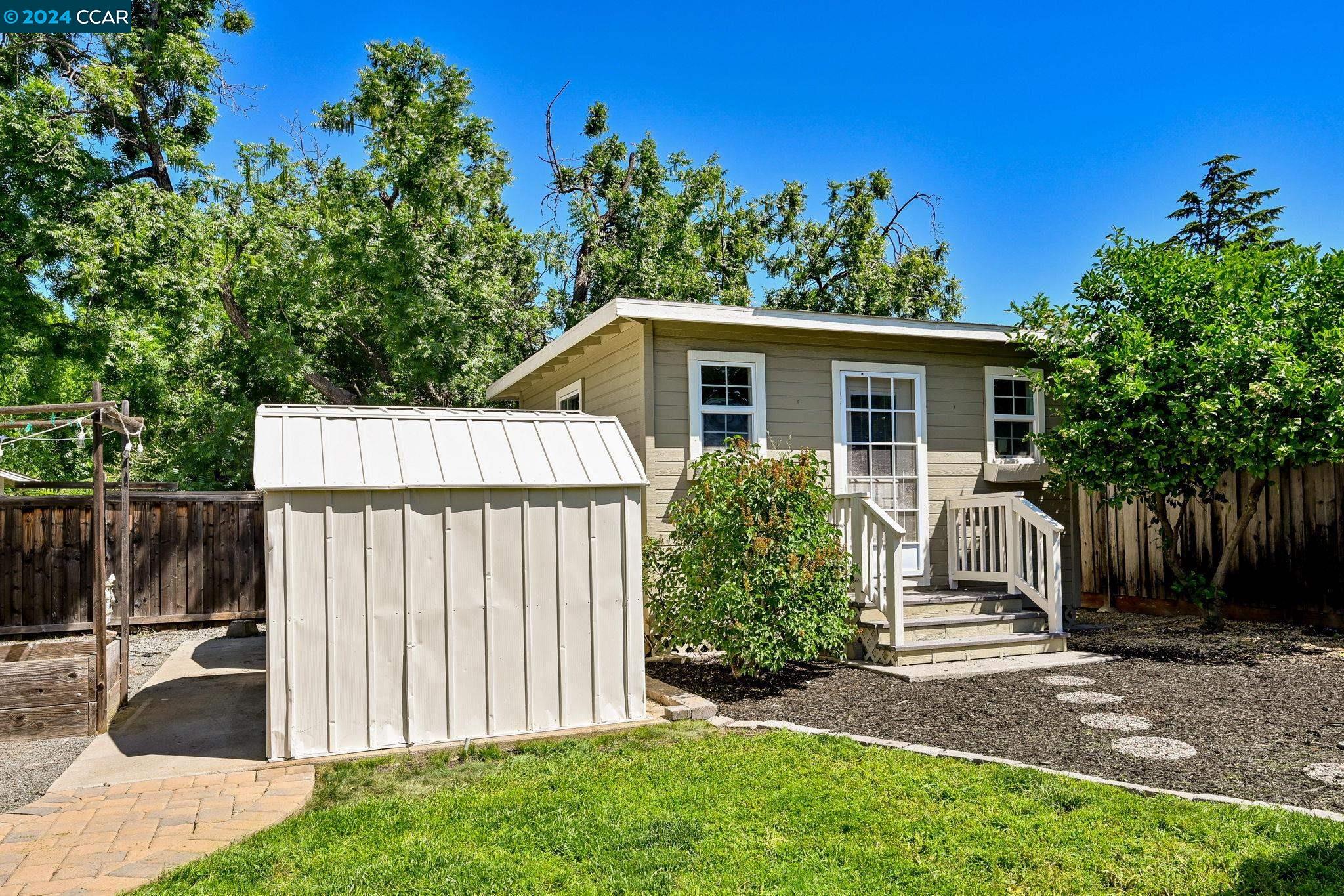 1649 Georgia Dr