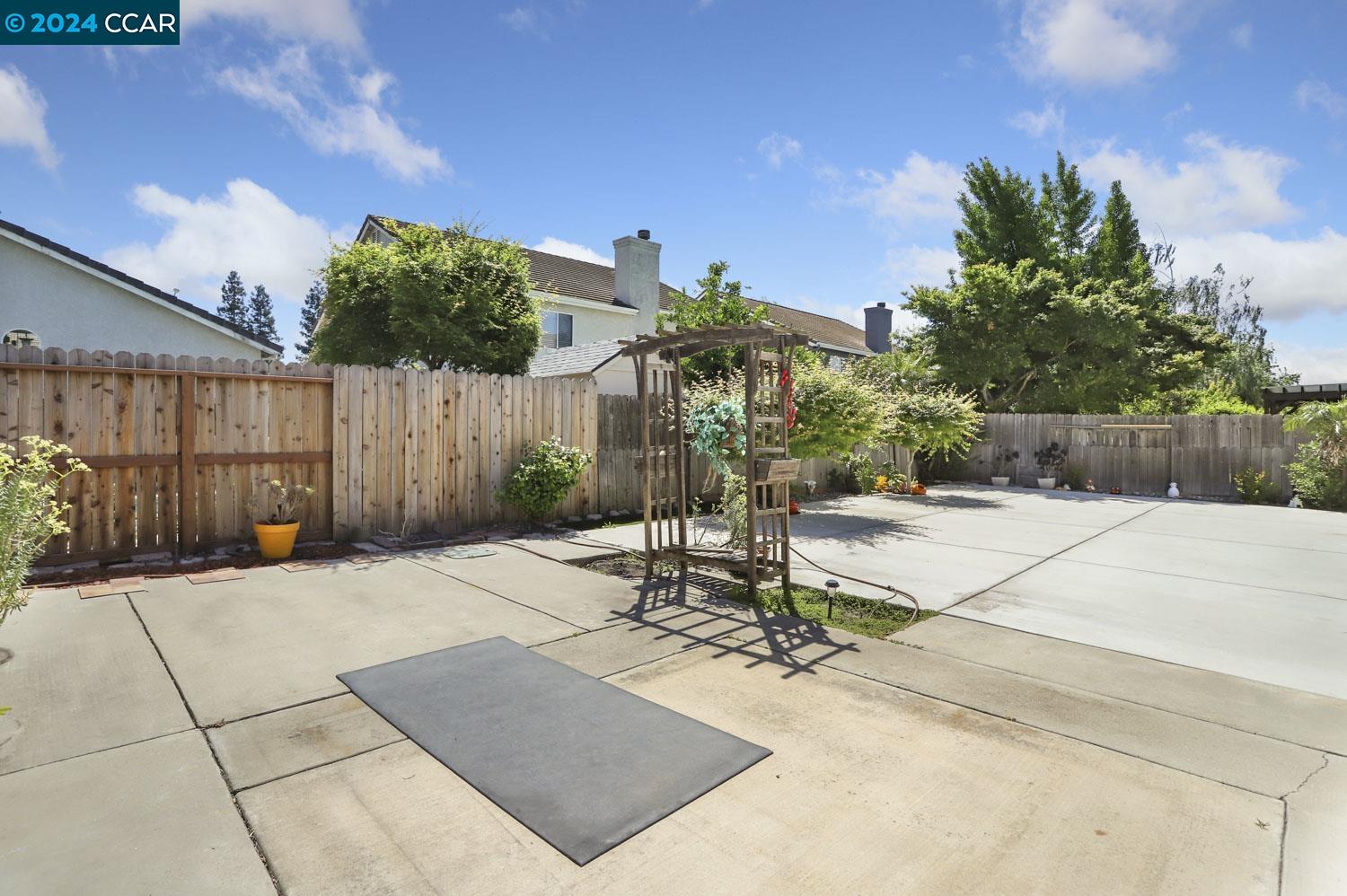 2513 Eagle Rock Cir