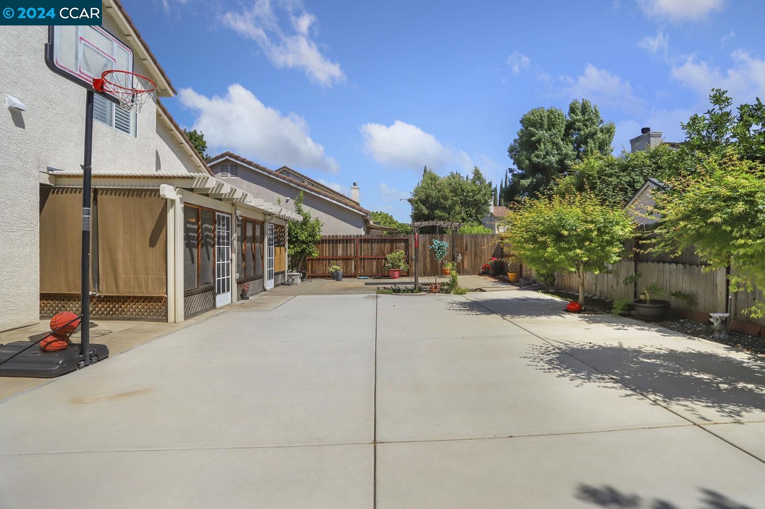 2513 Eagle Rock Cir