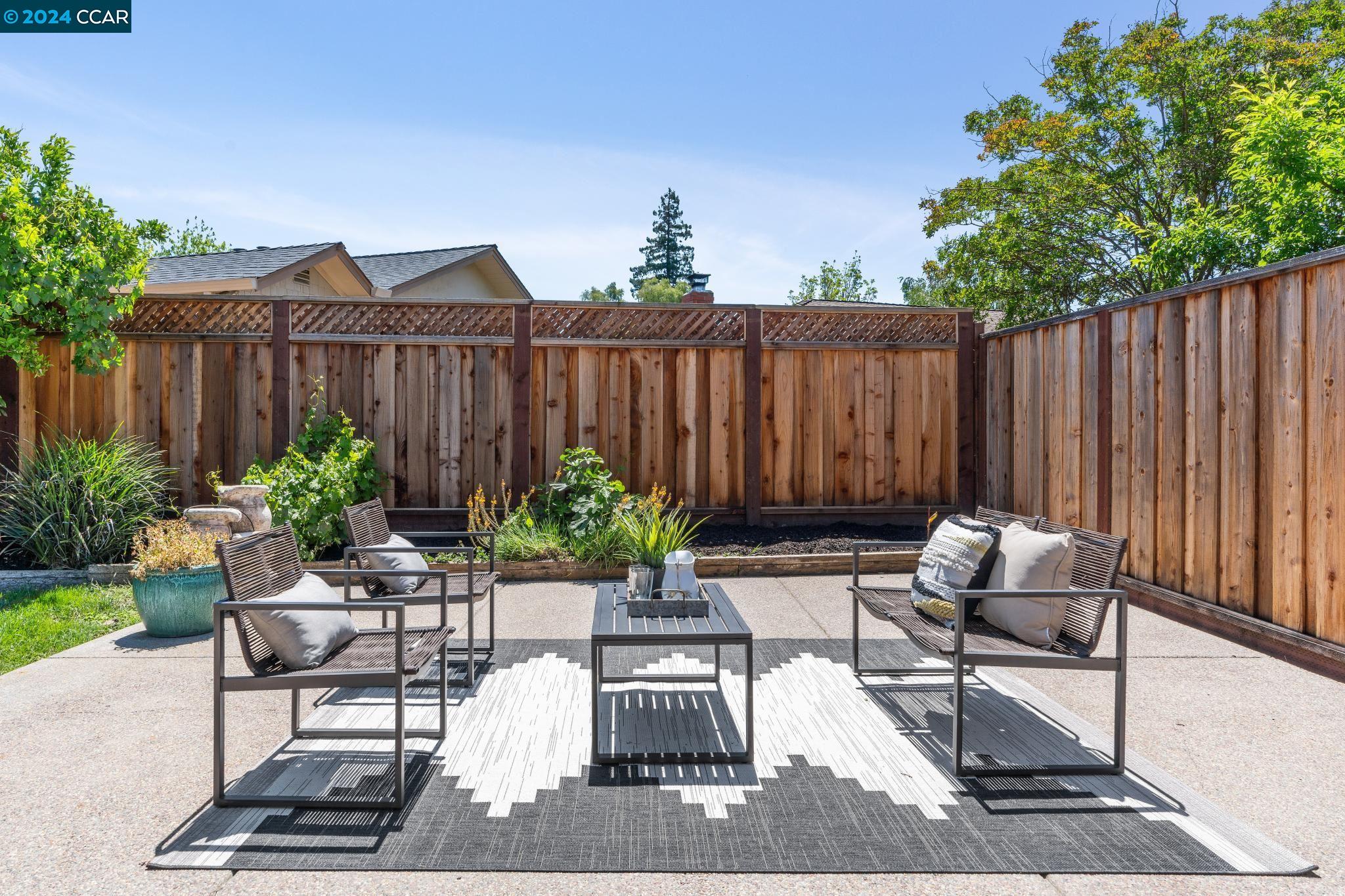 828 Ryan Ct