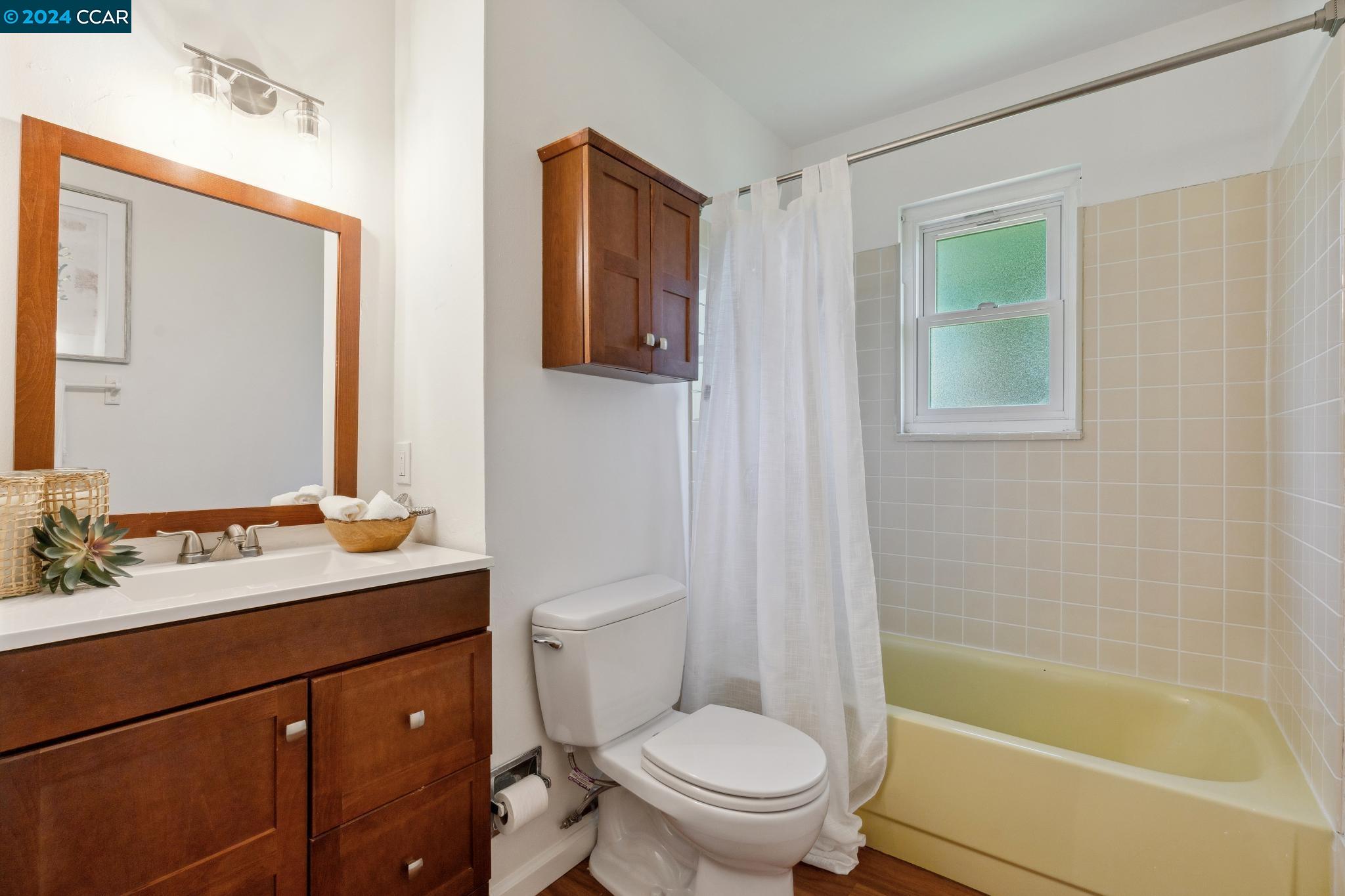 828 Ryan Ct