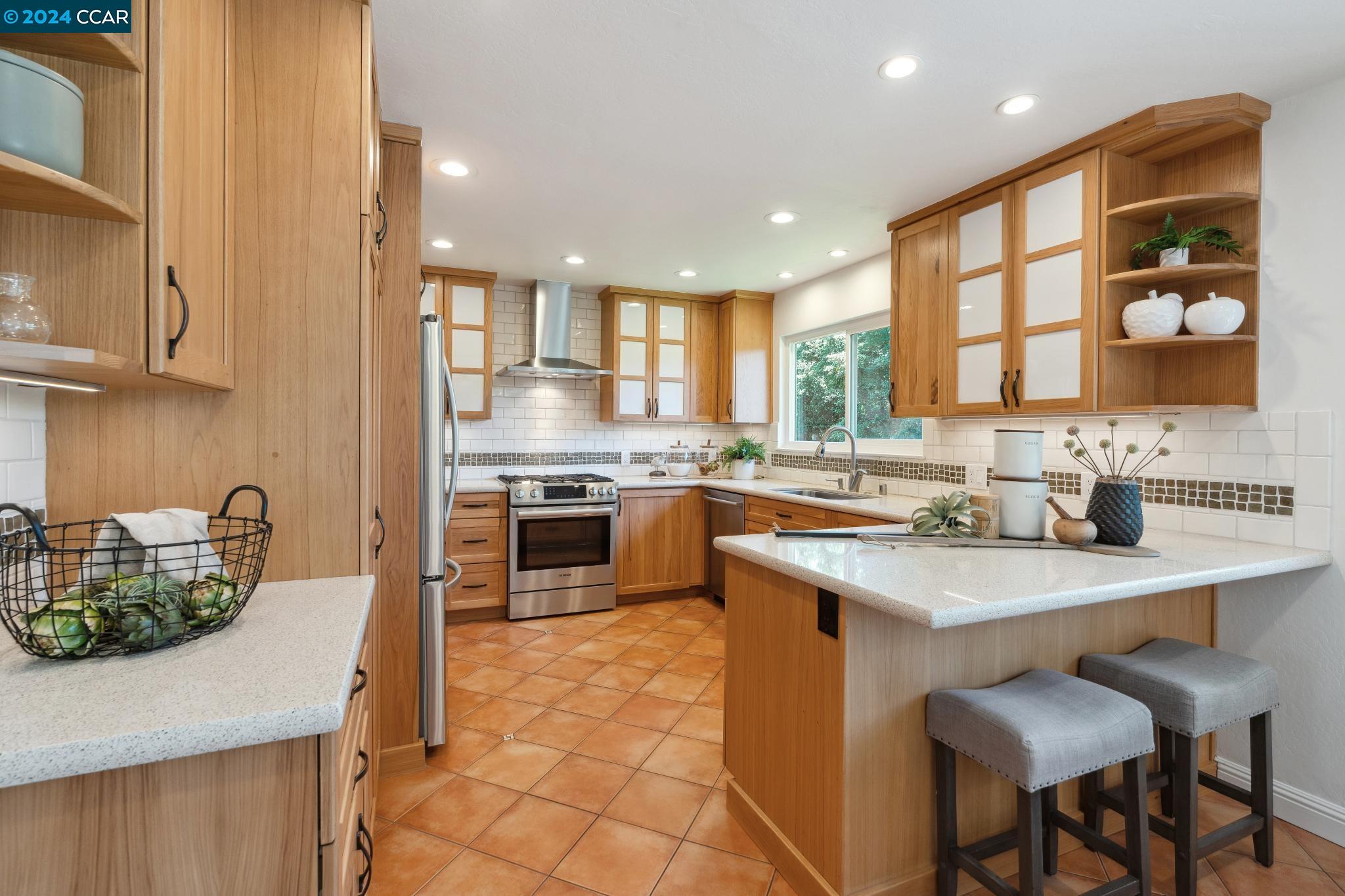 828 Ryan Ct
