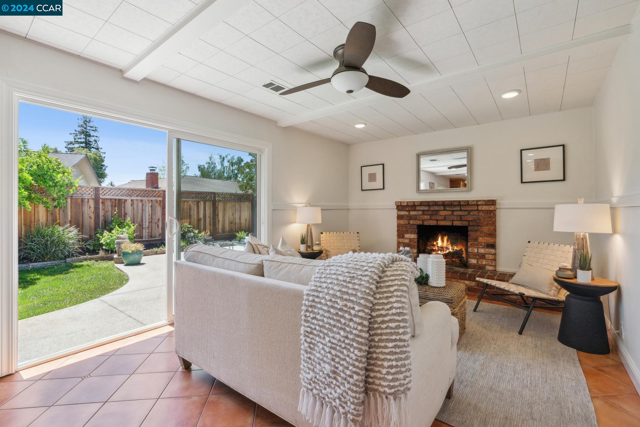 828 Ryan Ct