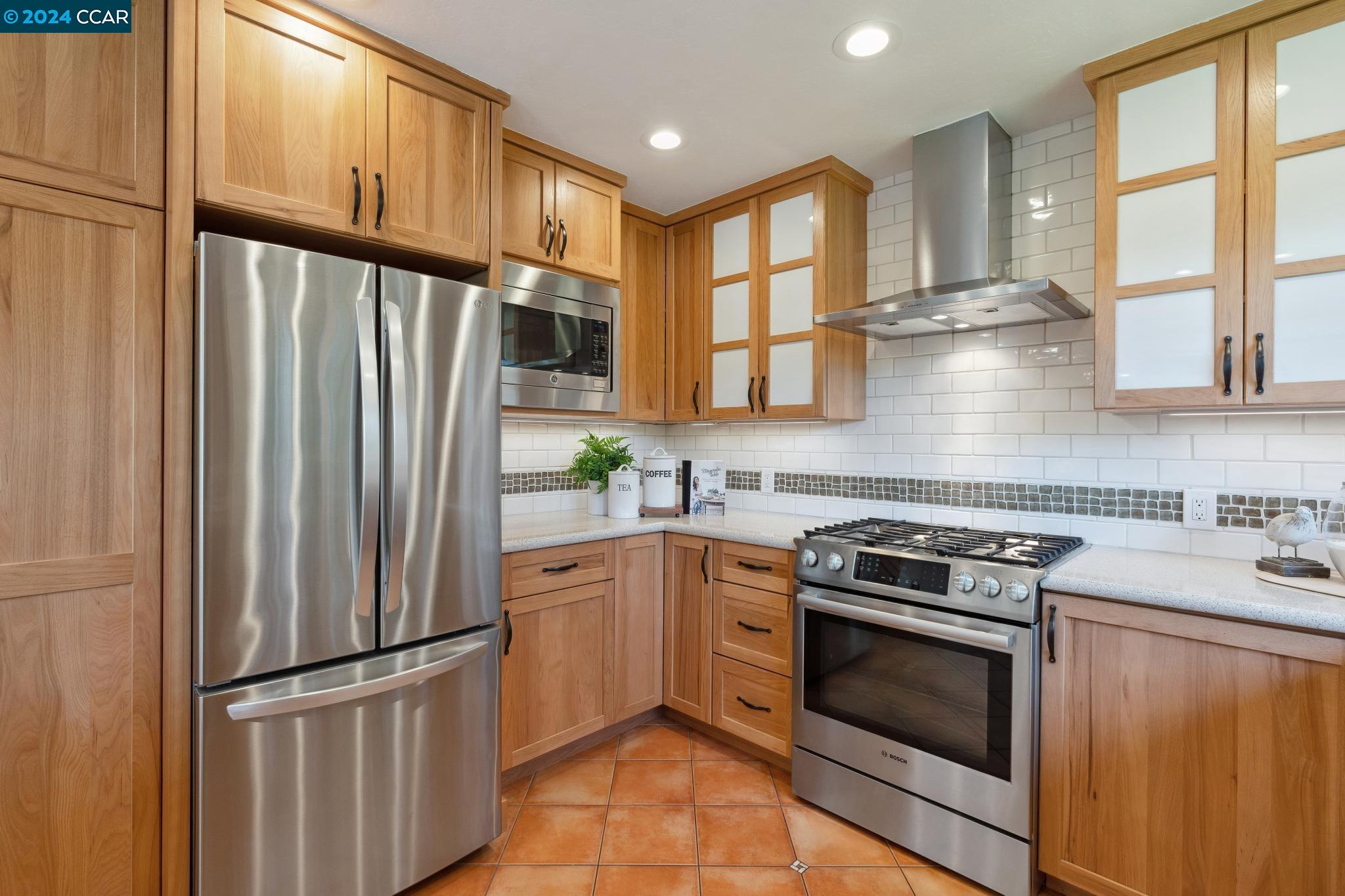 828 Ryan Ct