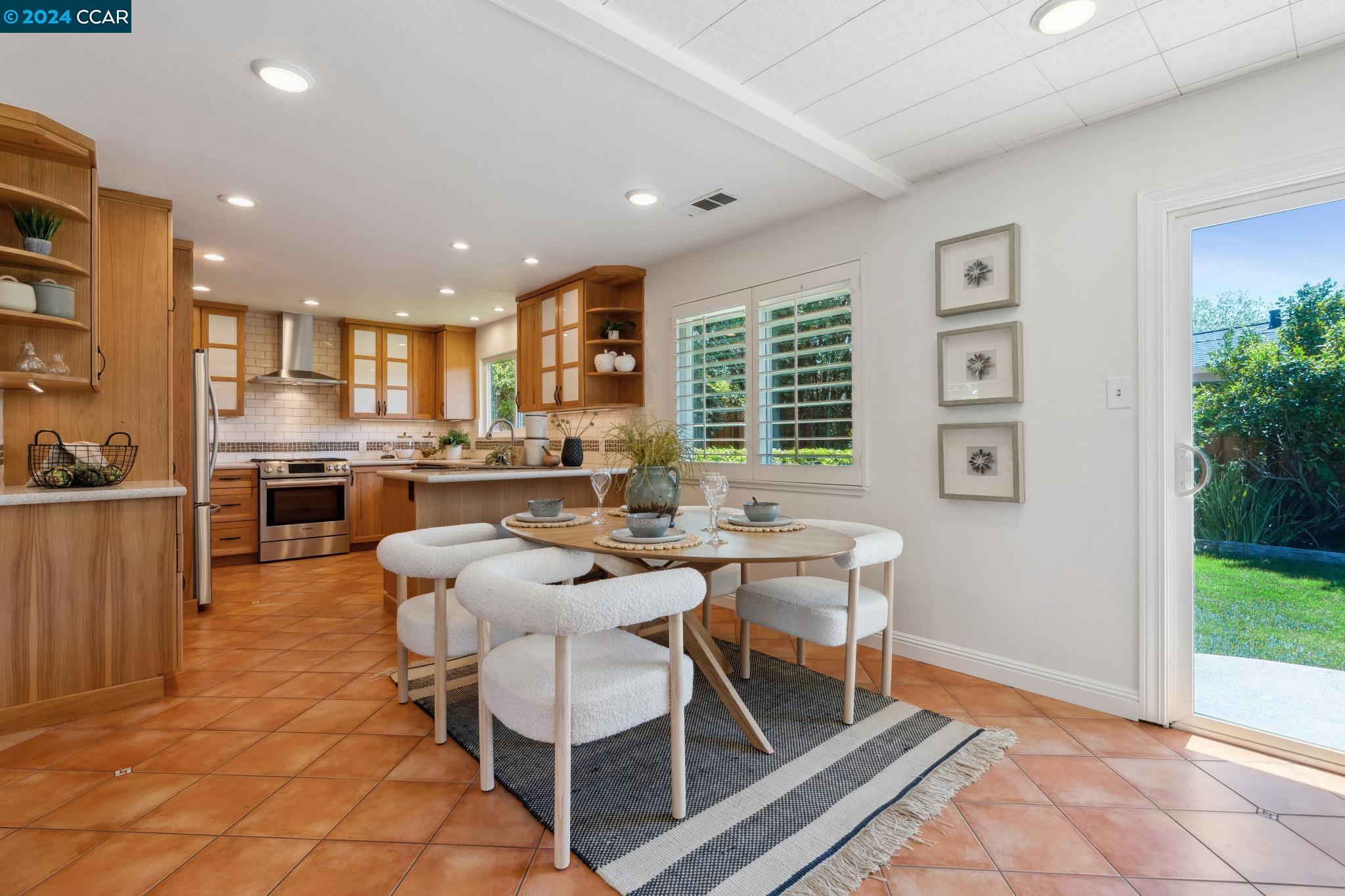 828 Ryan Ct