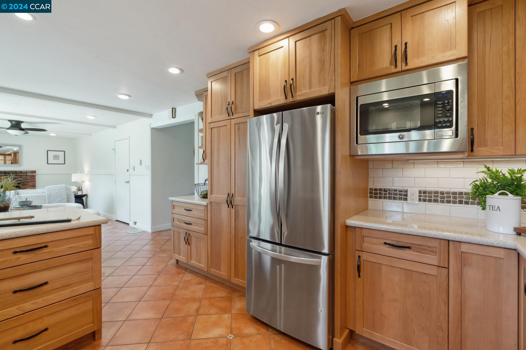 828 Ryan Ct