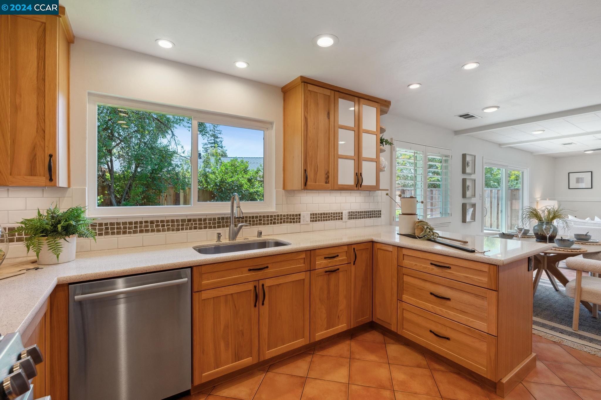 828 Ryan Ct