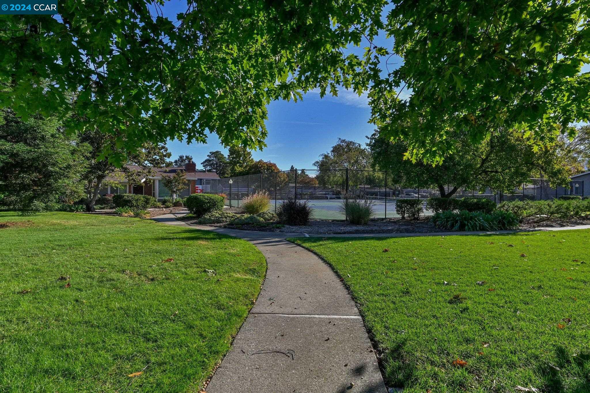 2815 Royal Ann Lane