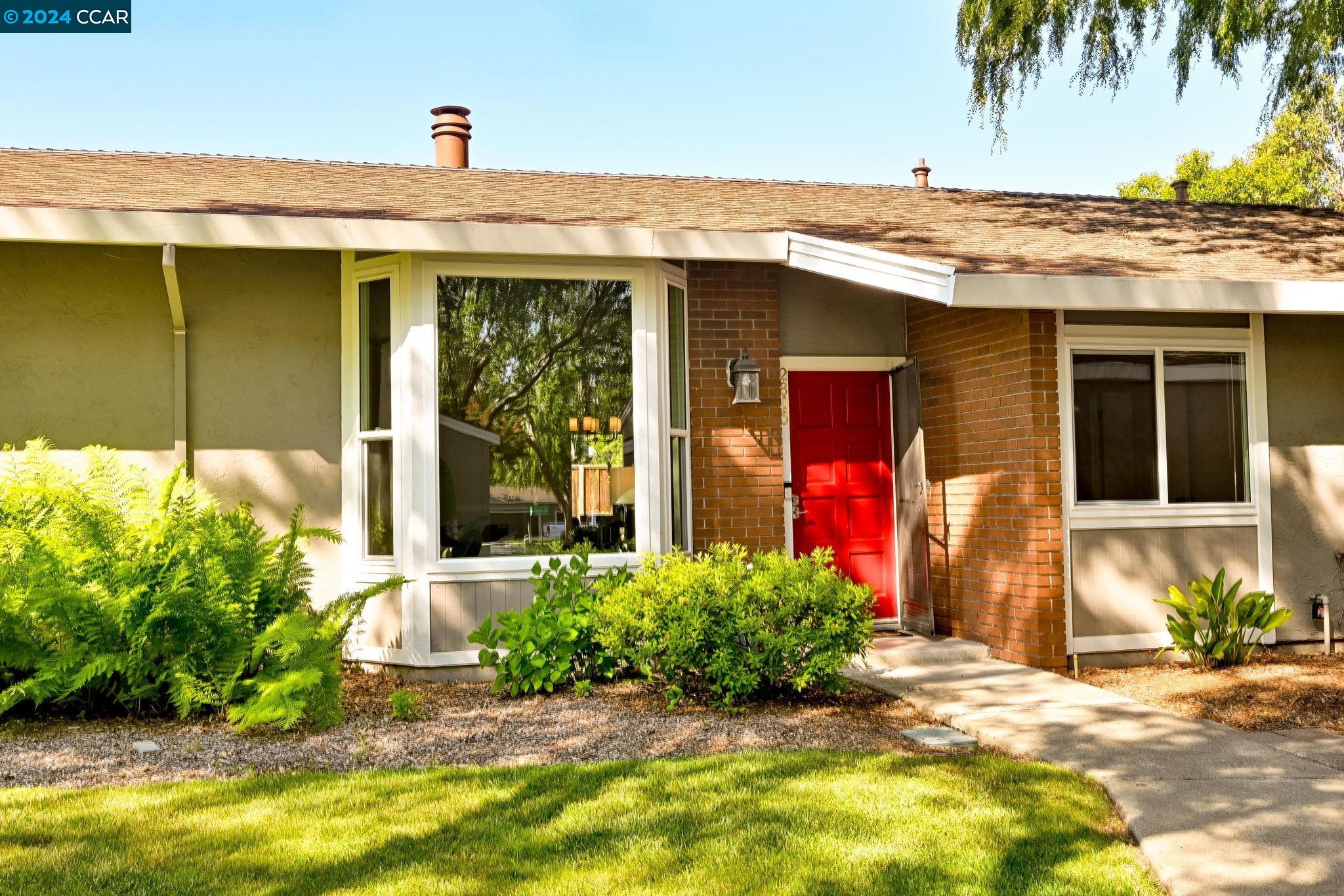 2815 Royal Ann Lane