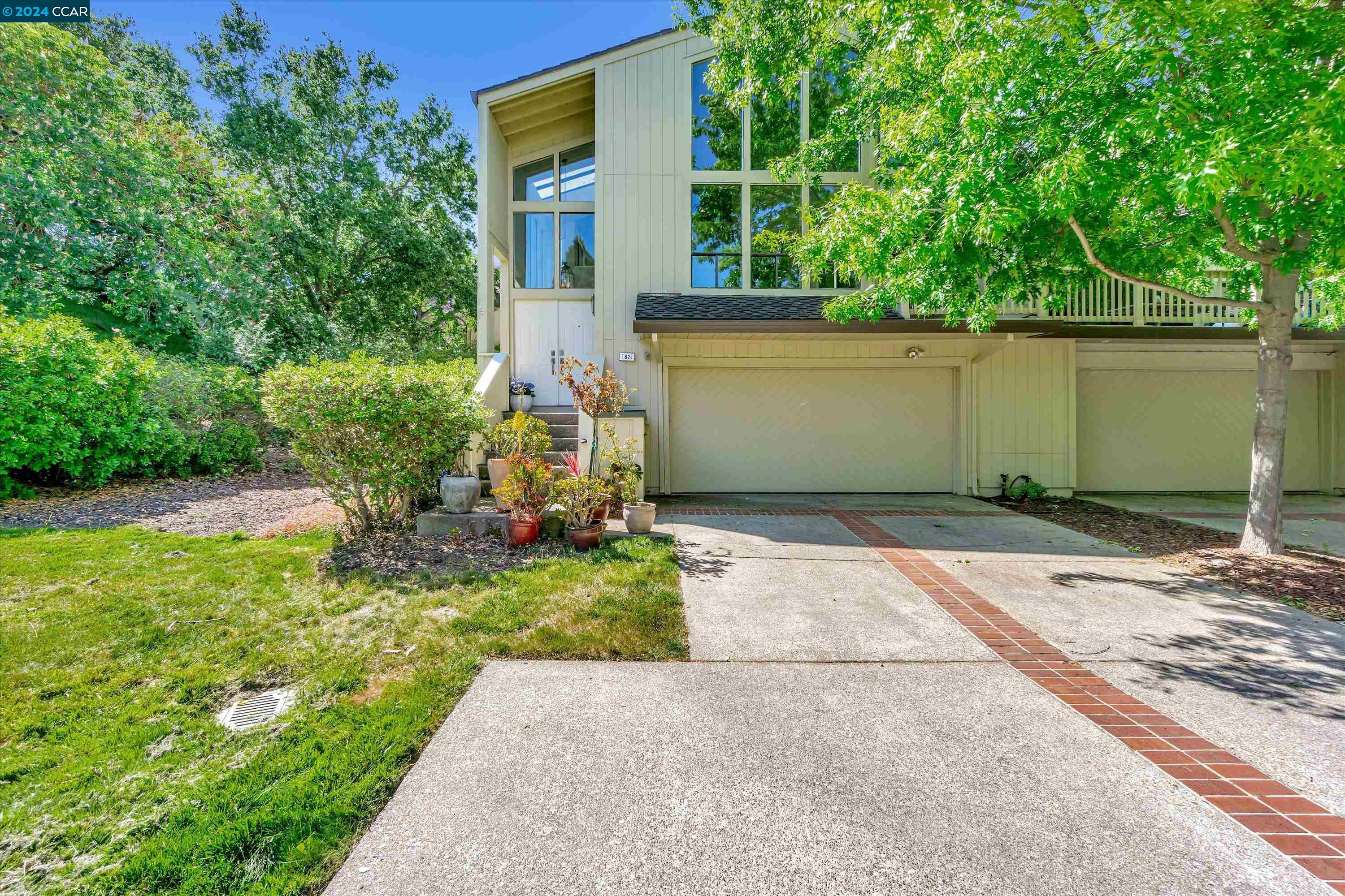 1821 Lamplight Ct