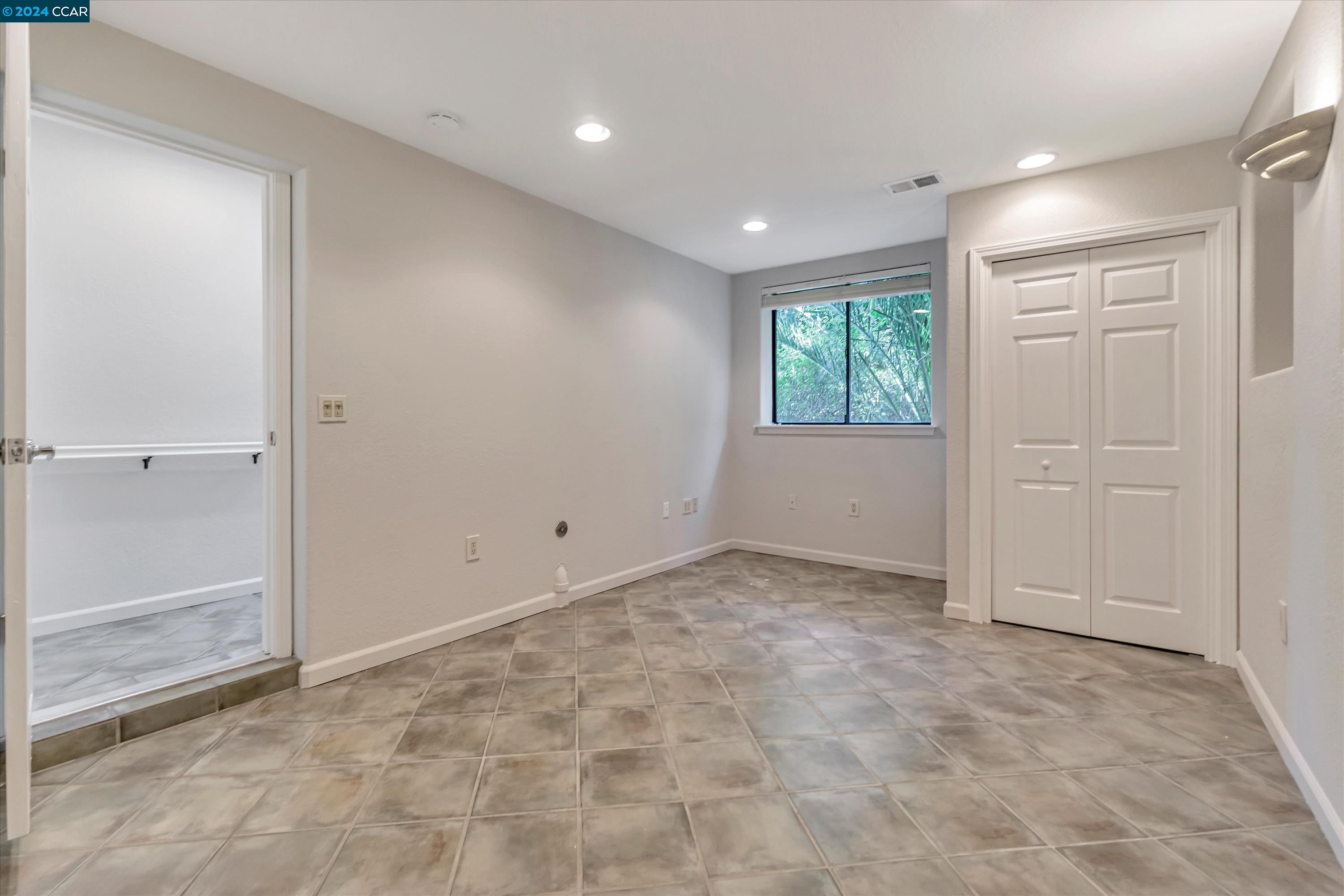 1821 Lamplight Ct