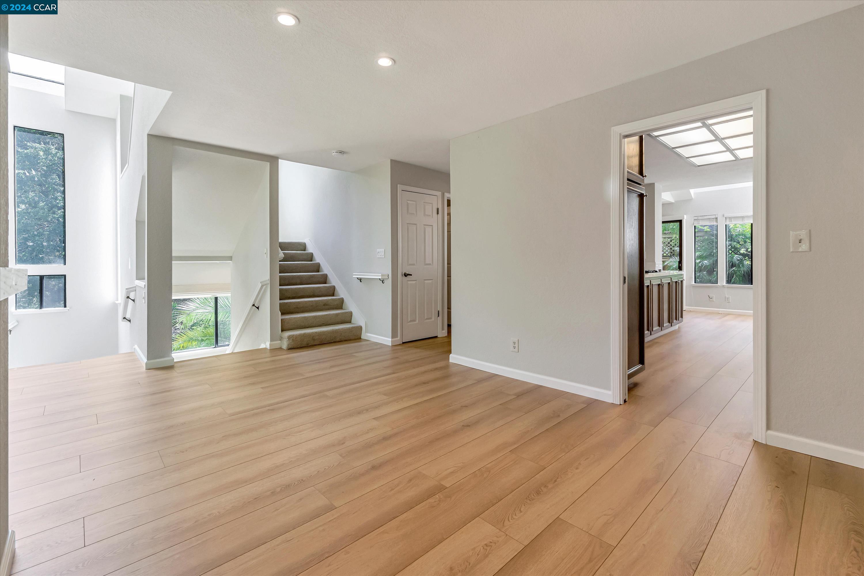 1821 Lamplight Ct