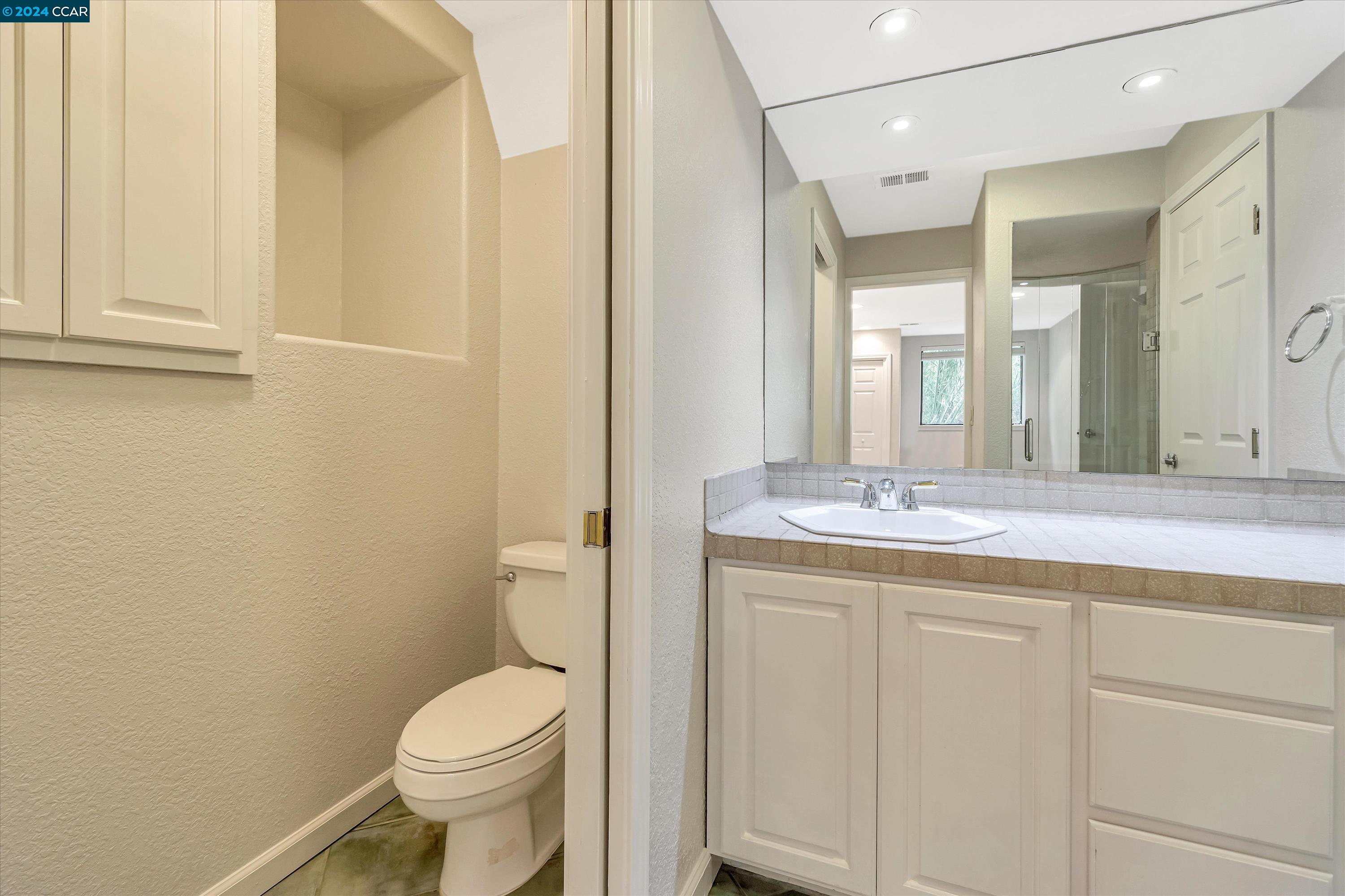 1821 Lamplight Ct