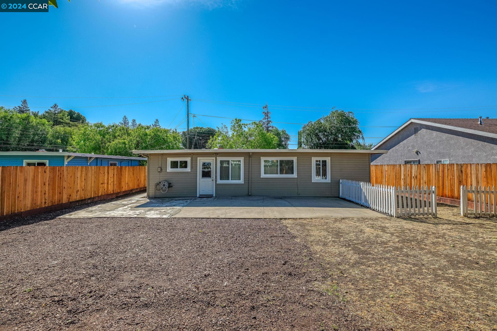3195 Ameno Rd