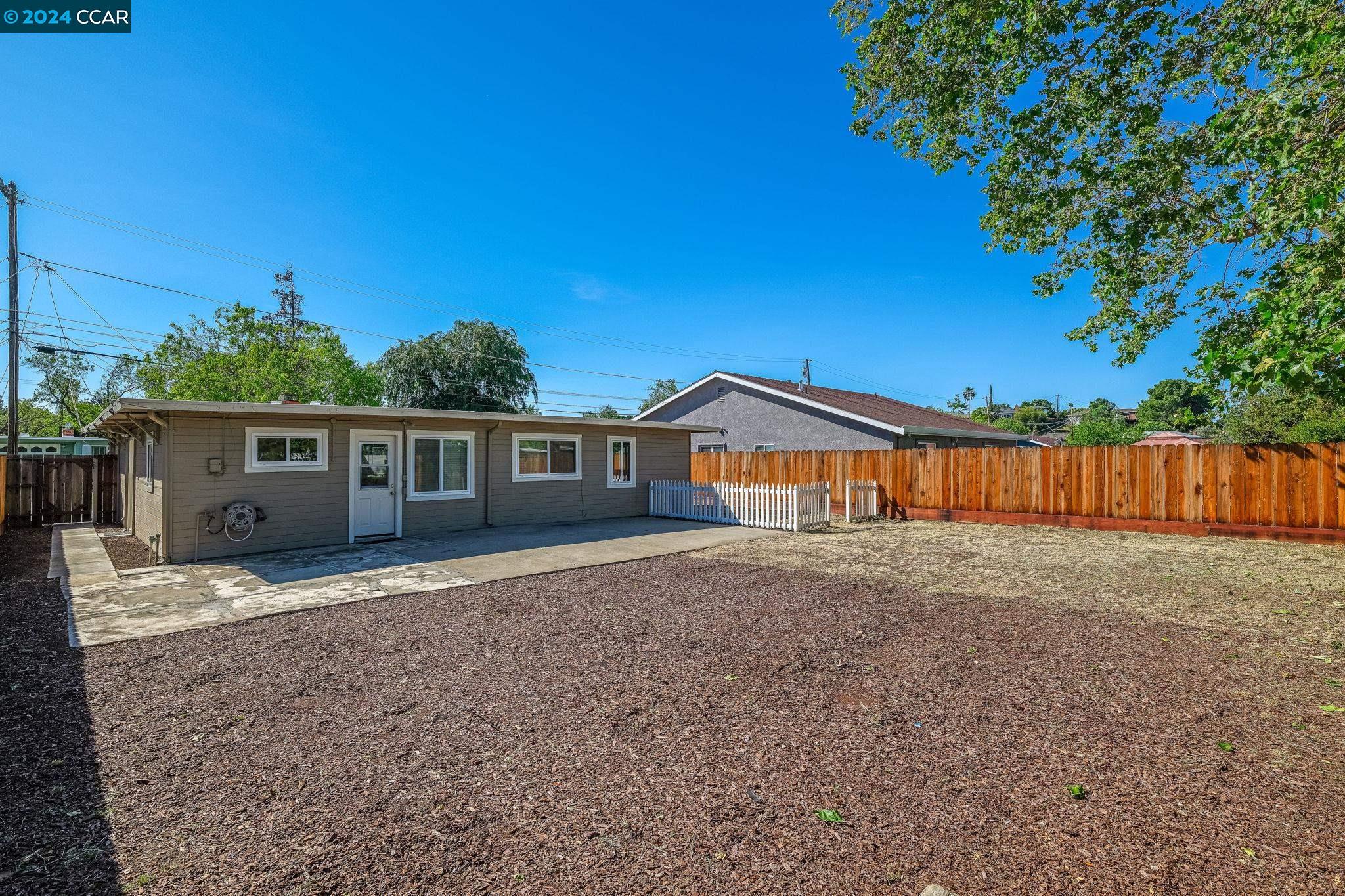 3195 Ameno Rd