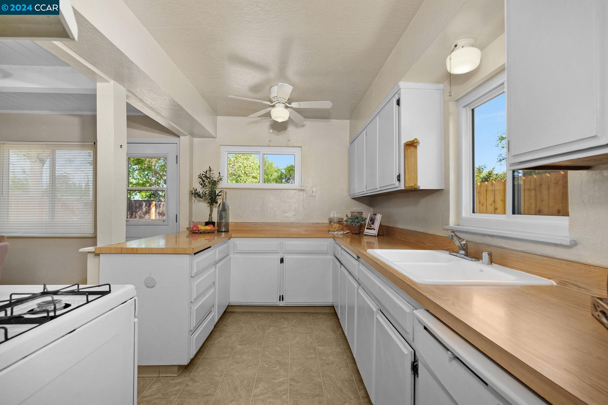 3195 Ameno Rd