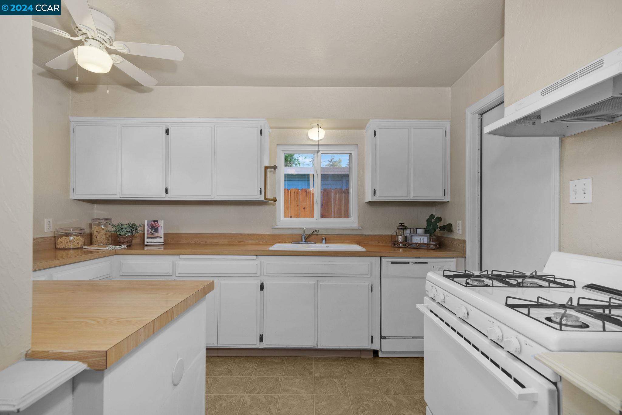 3195 Ameno Rd