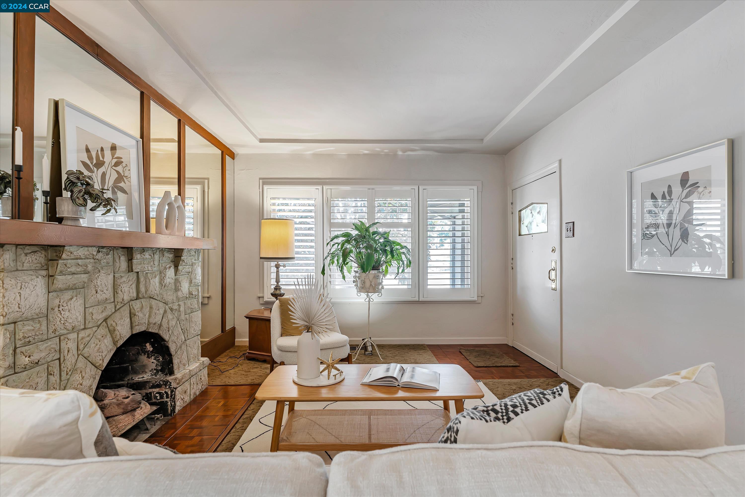 2512 Buena Vista Ave