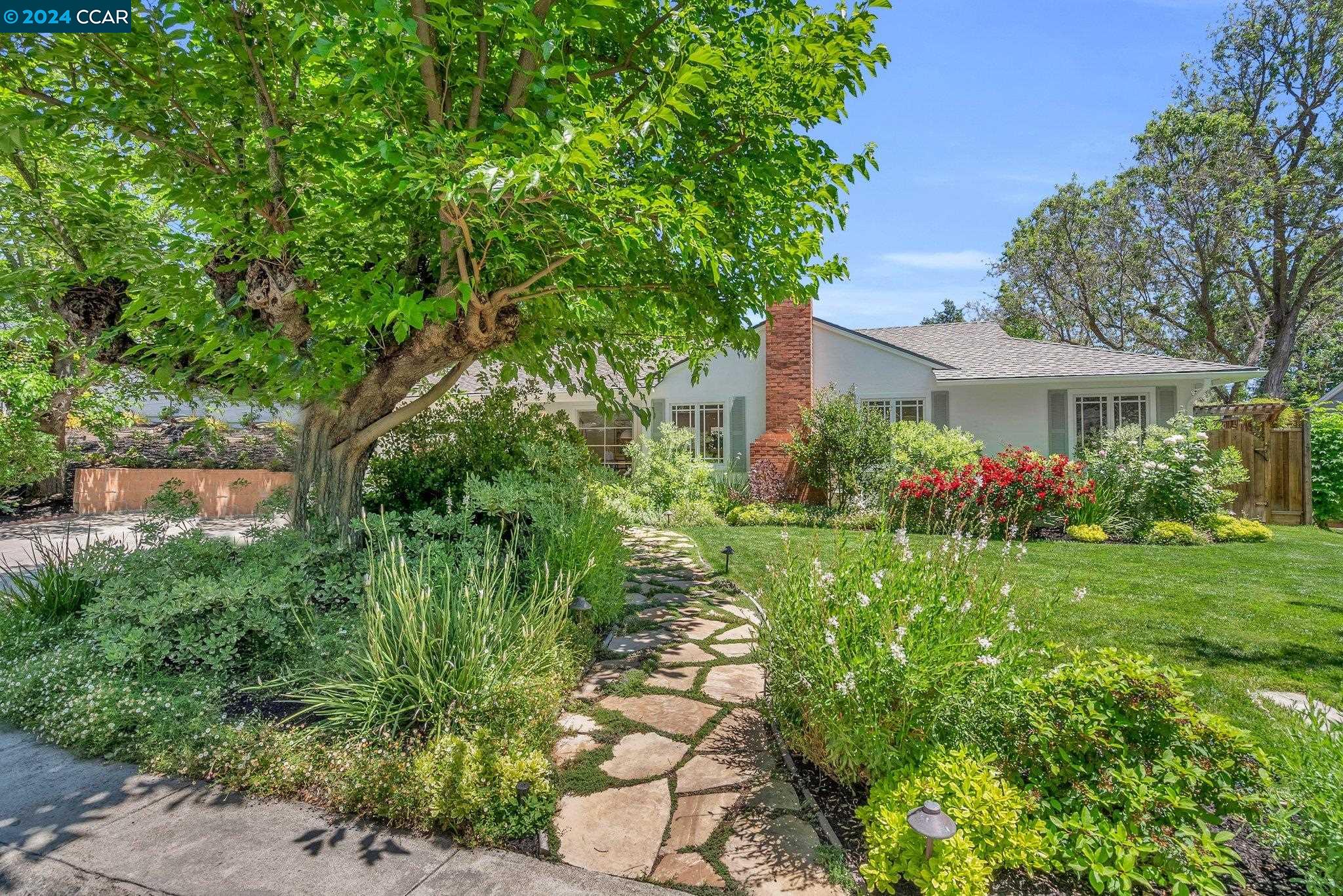 104 Burns Ct