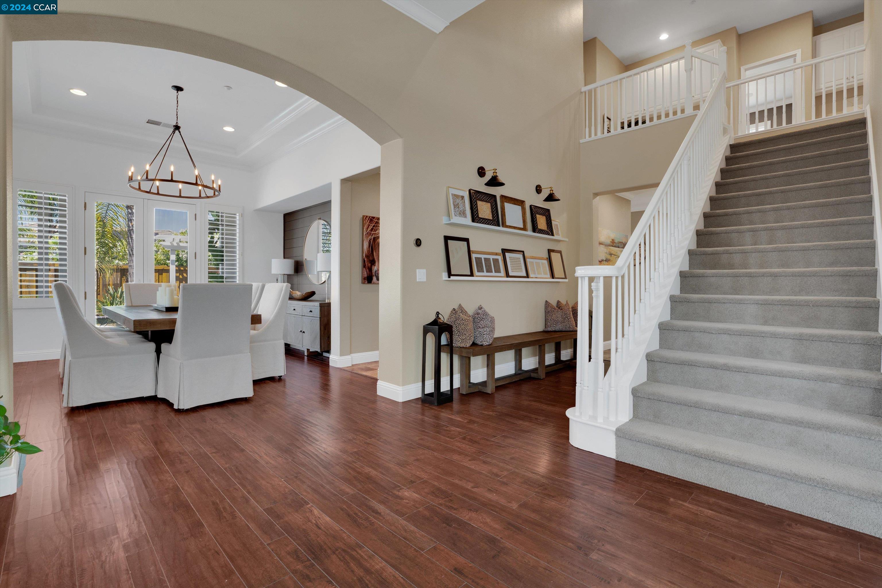 147 E Country Club Dr