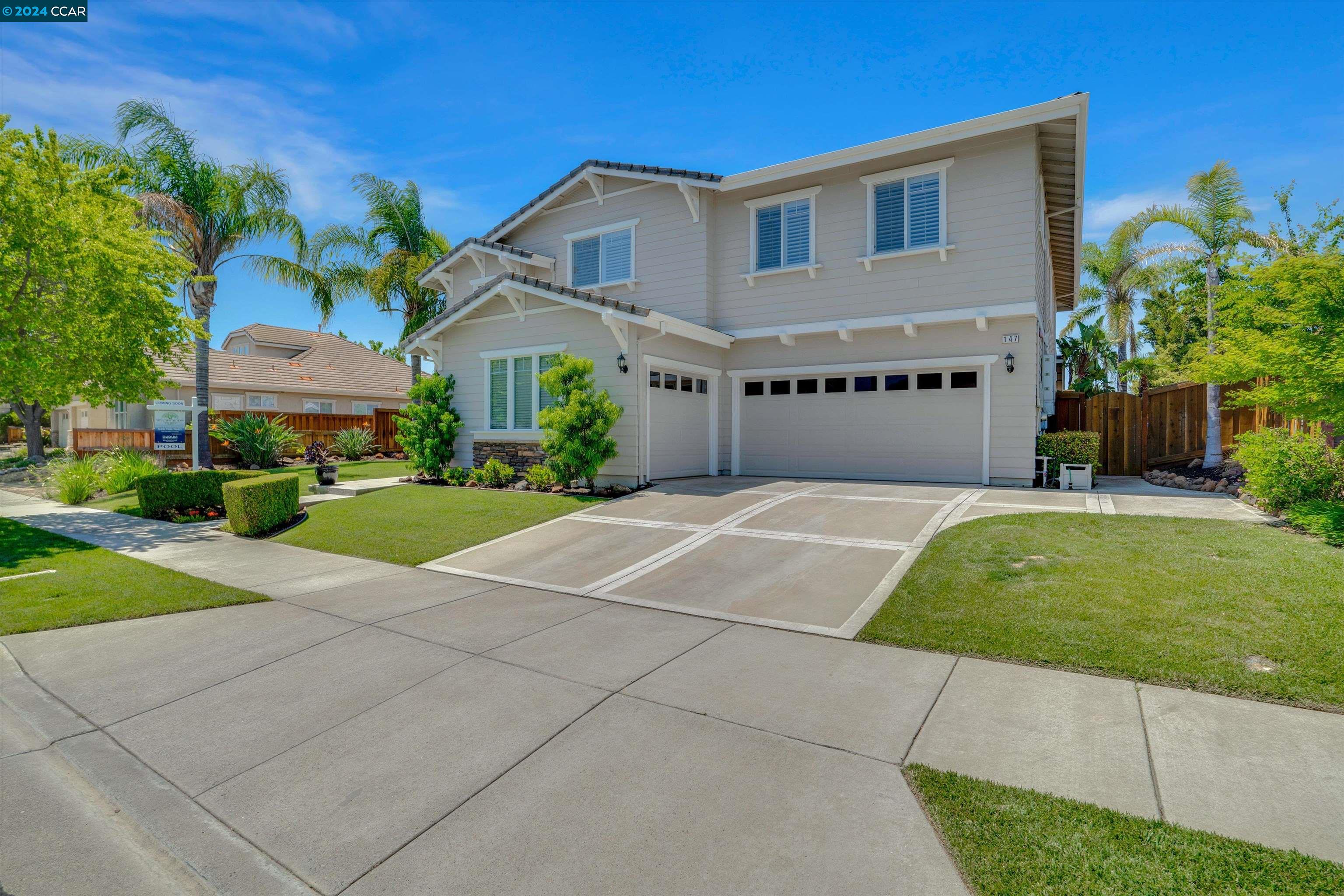 147 E Country Club Dr