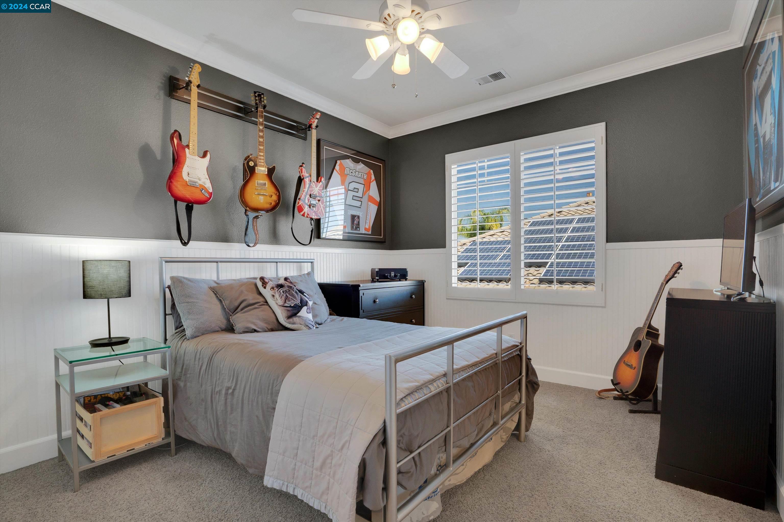 147 E Country Club Dr