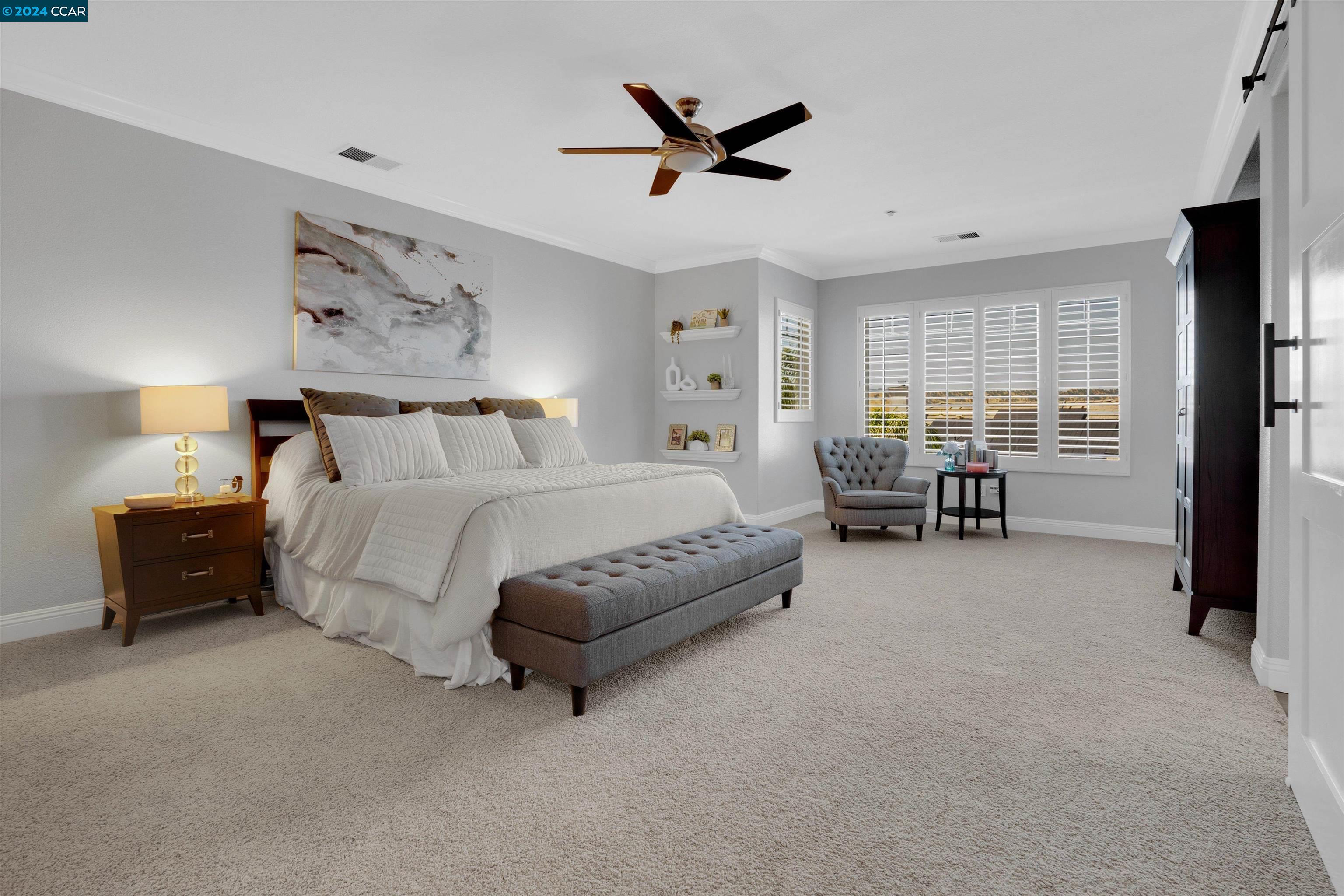 147 E Country Club Dr